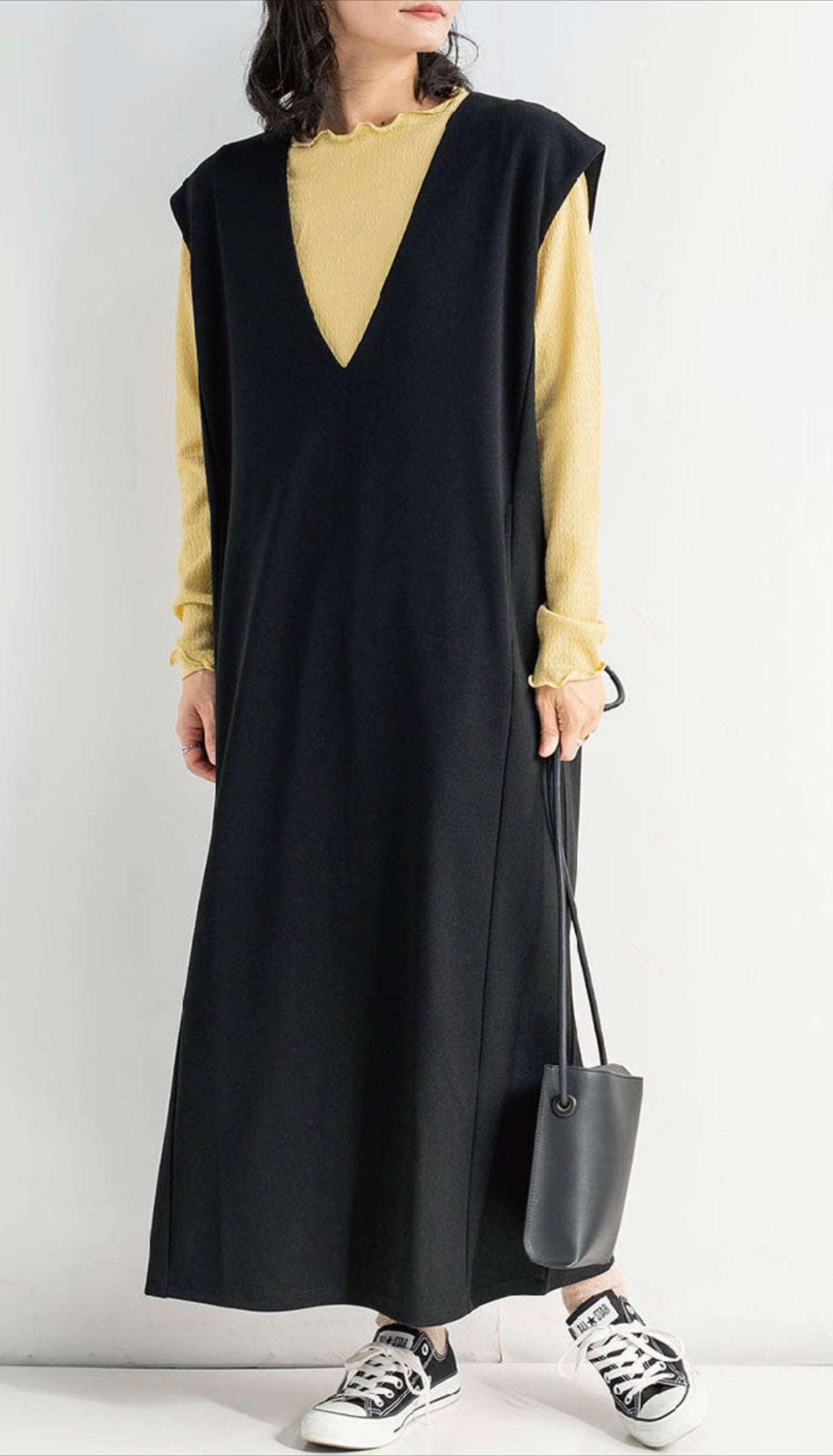 Vネックワンピース ブラック ※11/4-11頃より順次発送予定