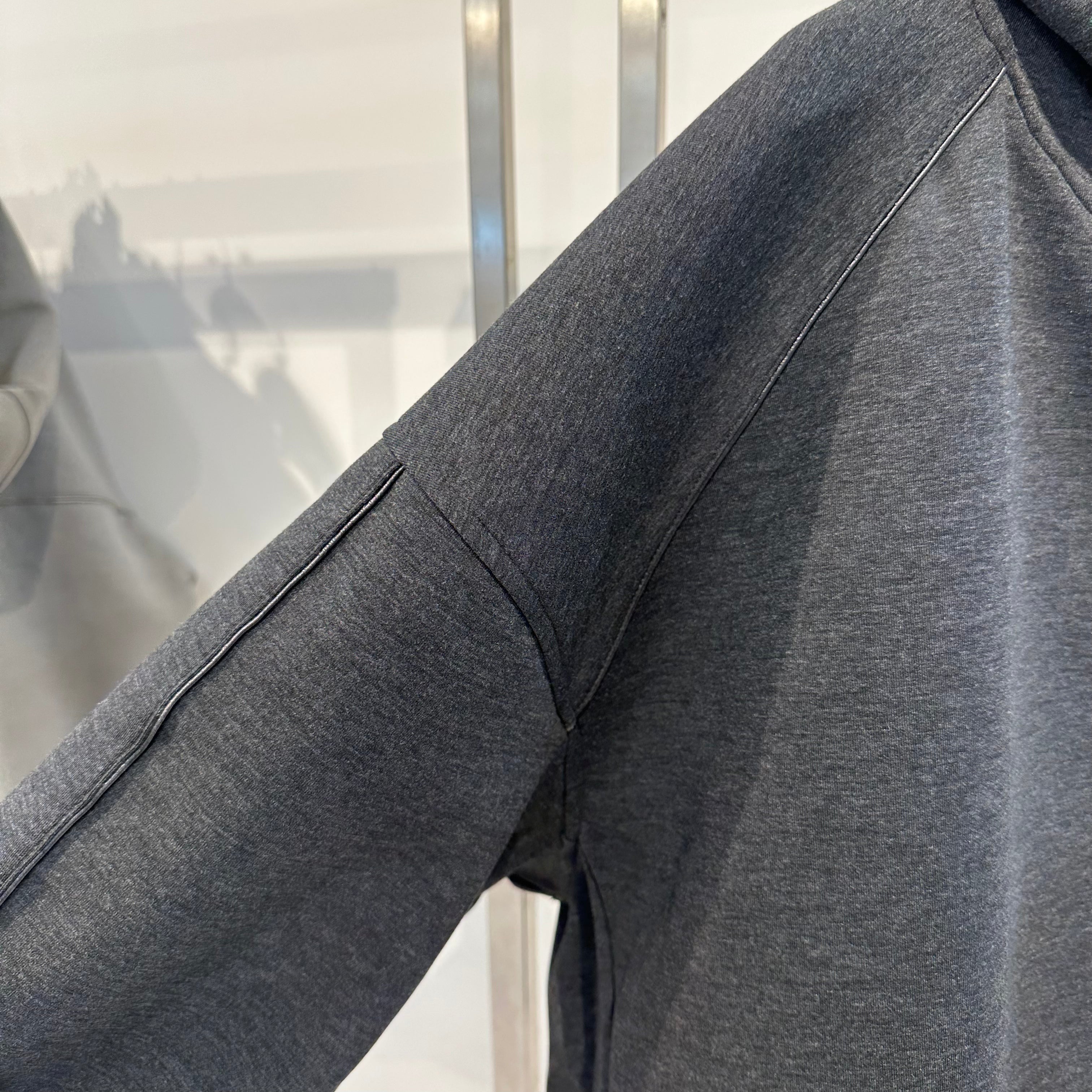 ダンボールポンチフードZIPアウター  チャコール ※11月上旬〜中旬より順次配送