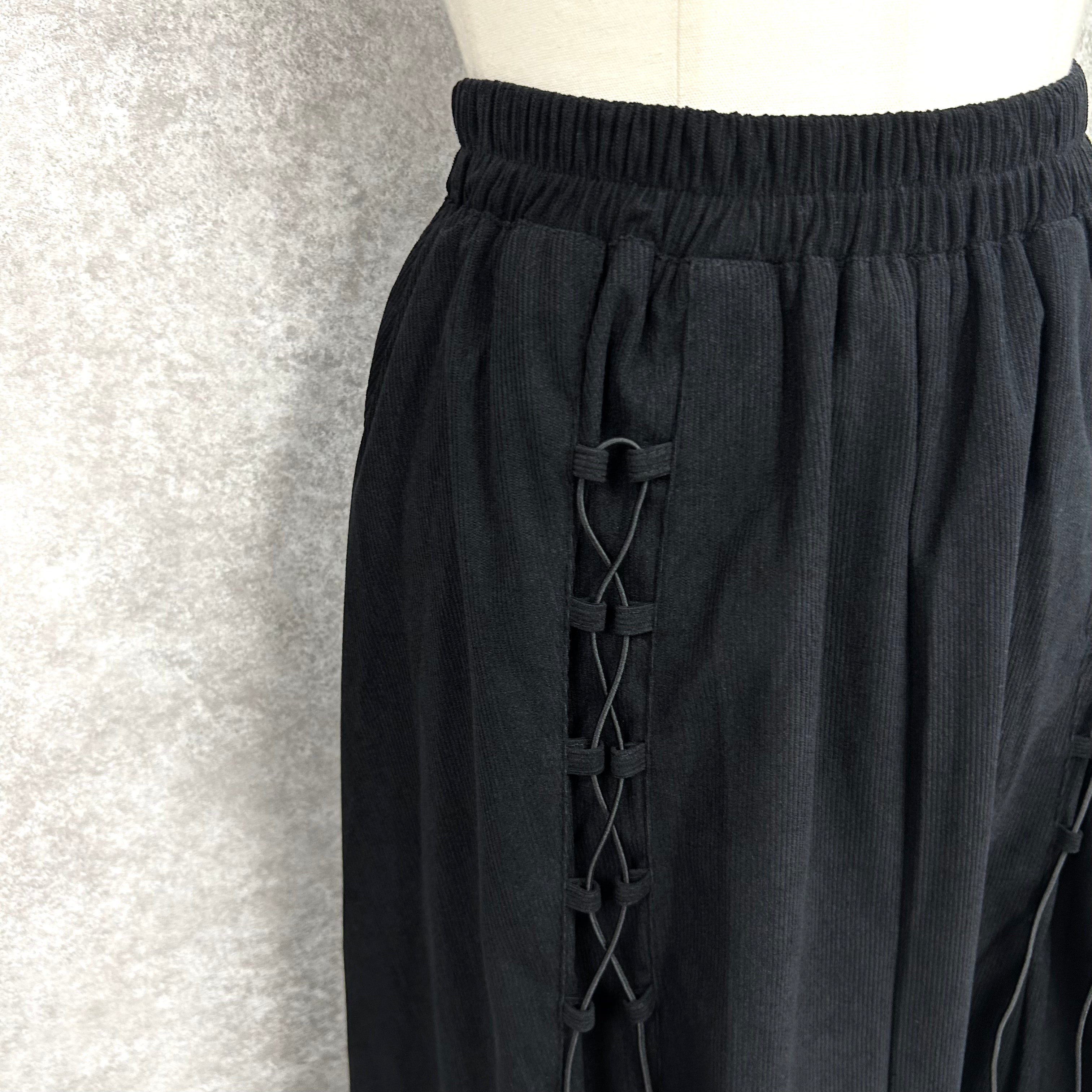 コーデュロイ編み上げスカート -ブラック- ※10/15〜21より配送予定