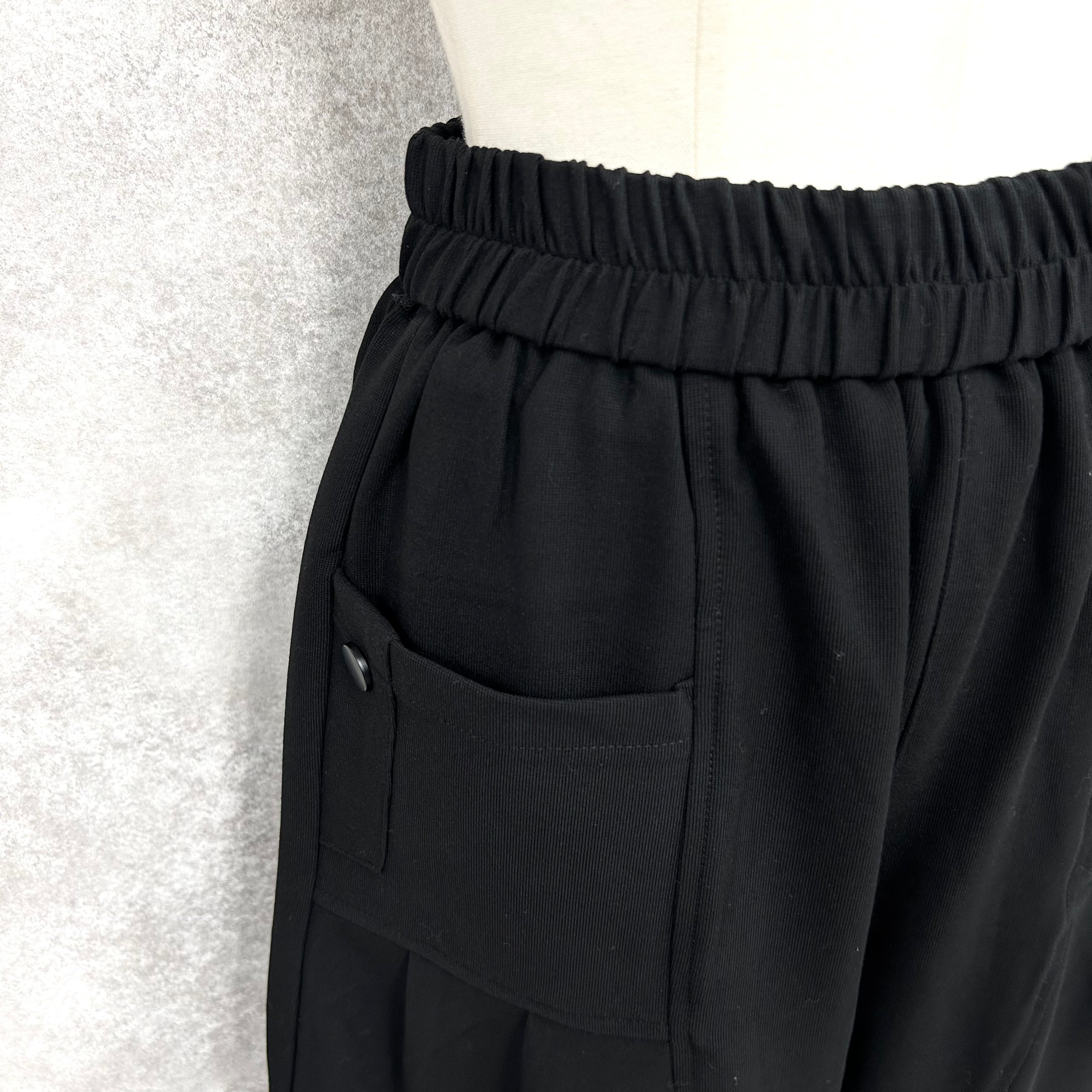 テーパードパンツ -ブラック- ※10/15-21頃より順次配送予定