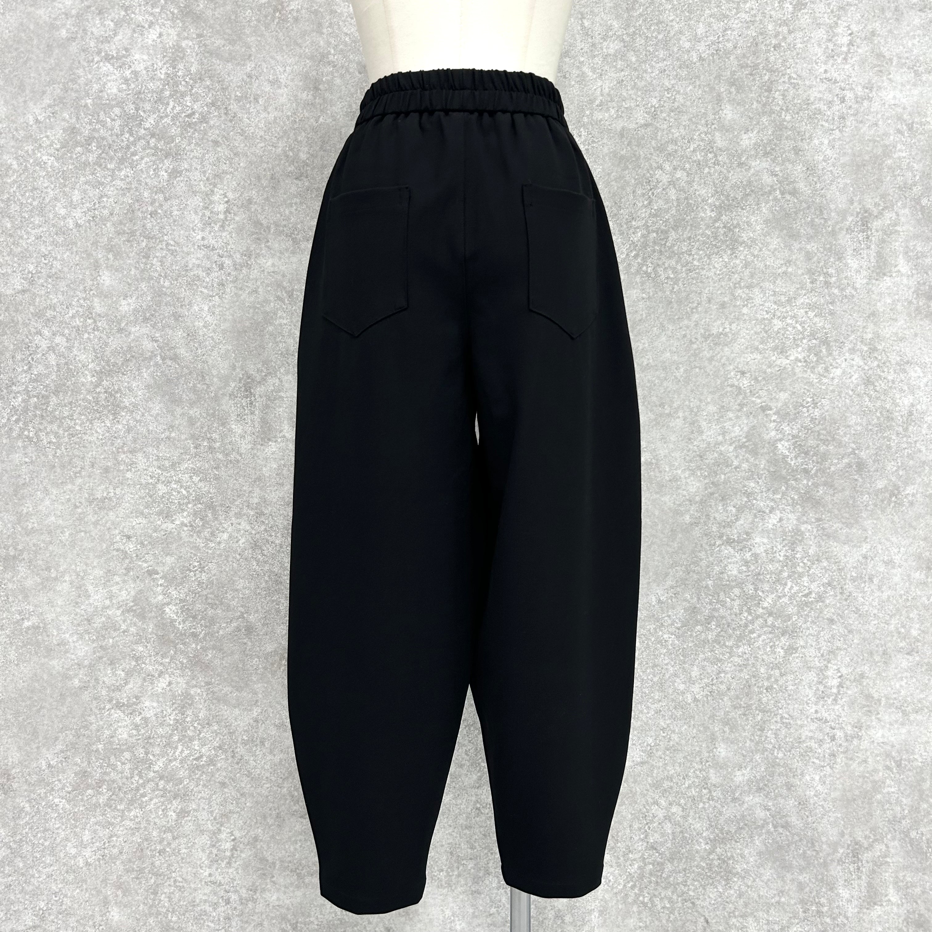 テーパードパンツ -ブラック- ※10/15-21頃より順次配送予定