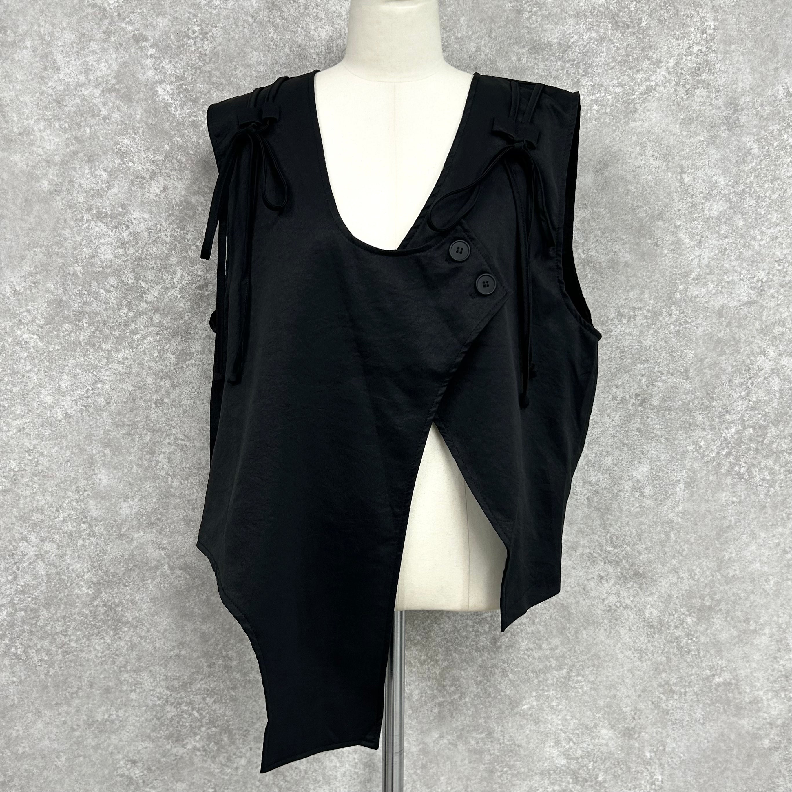 アシンメトリーハーフベスト -ブラック- ※10/15-21頃より順次配送予定