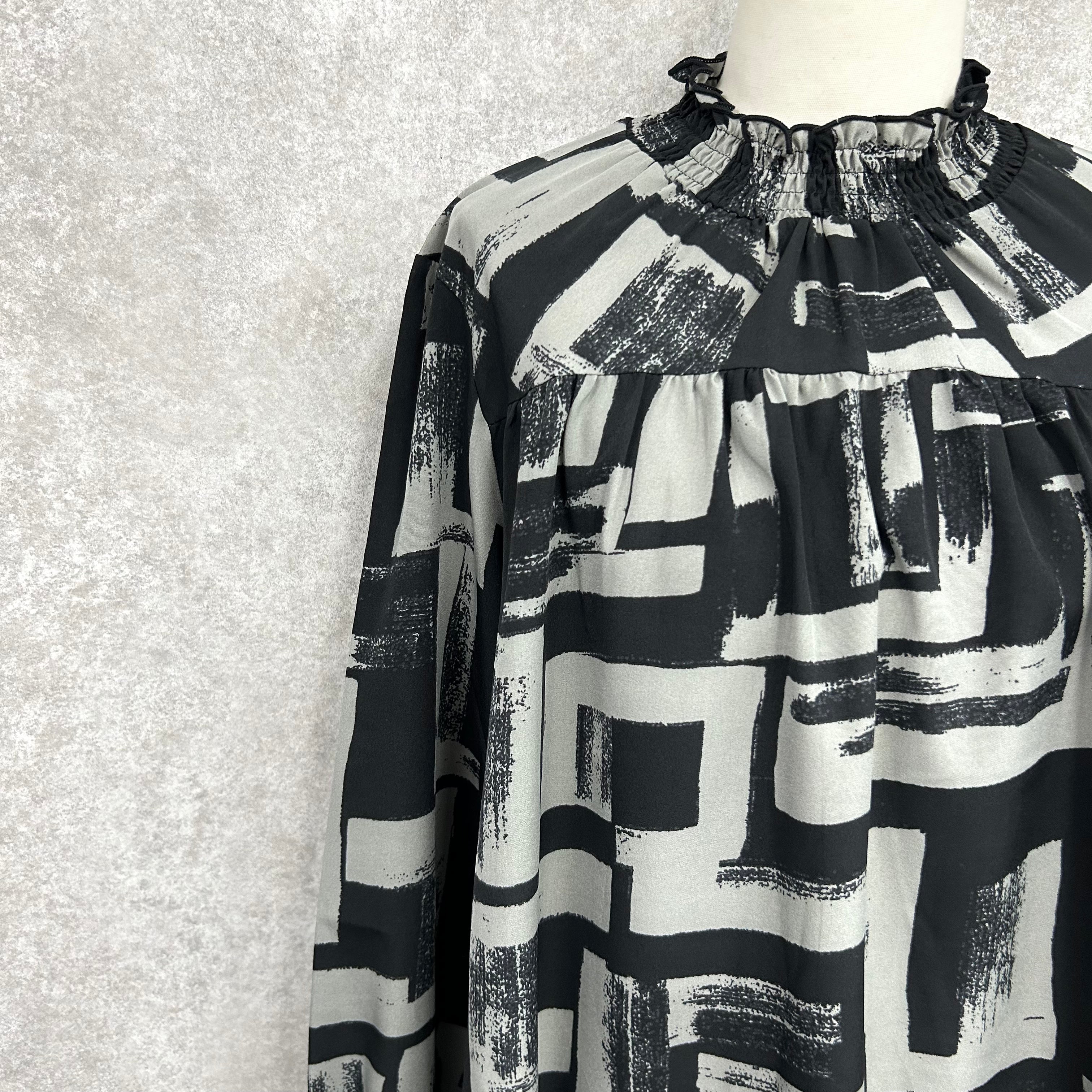 幾何柄ギャザートップス -グレー- ※10/15-21頃より順次配送予定