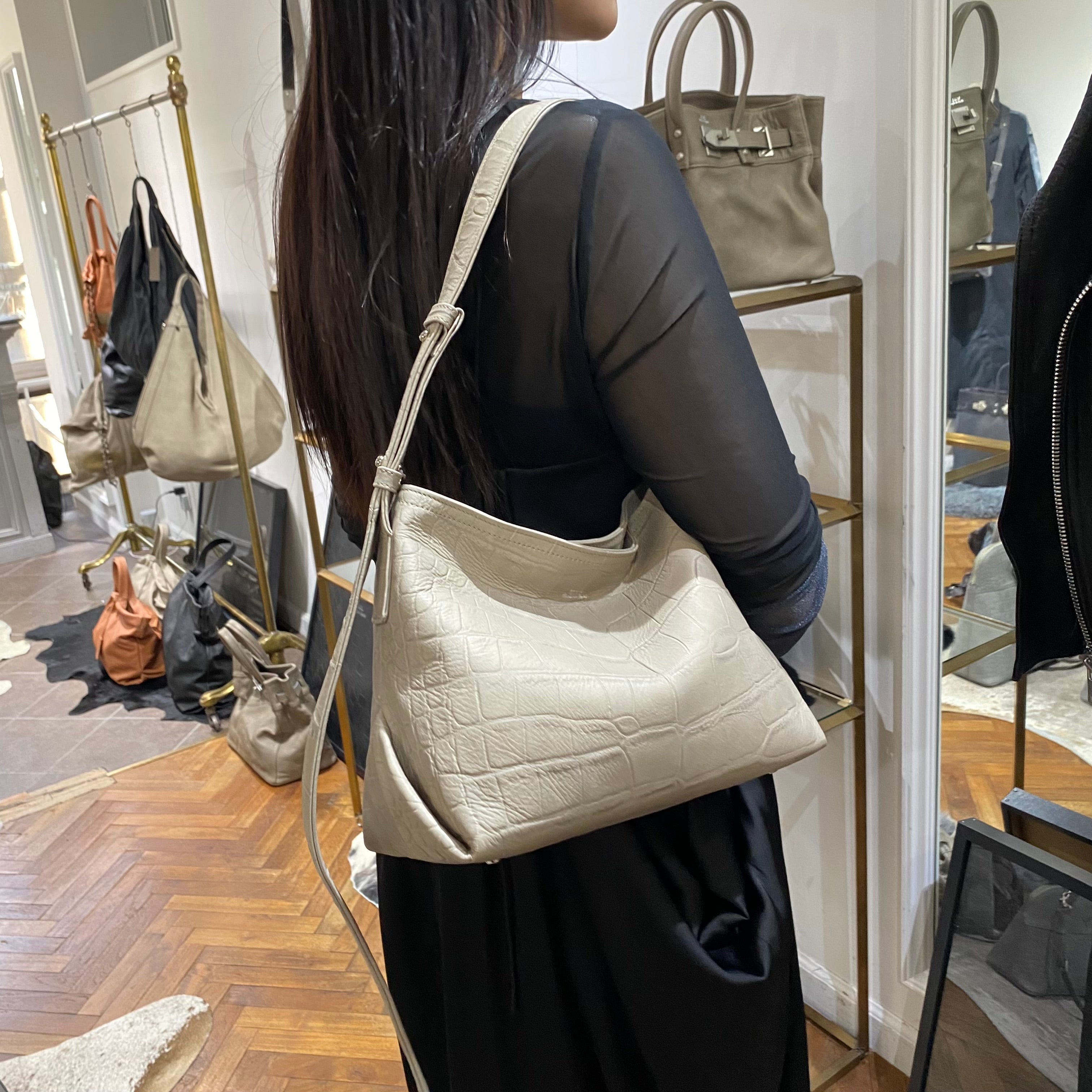 ⚠️予約【M.U.L.】テールショルダー -グレージュ- ※R7. 6月末納品予定