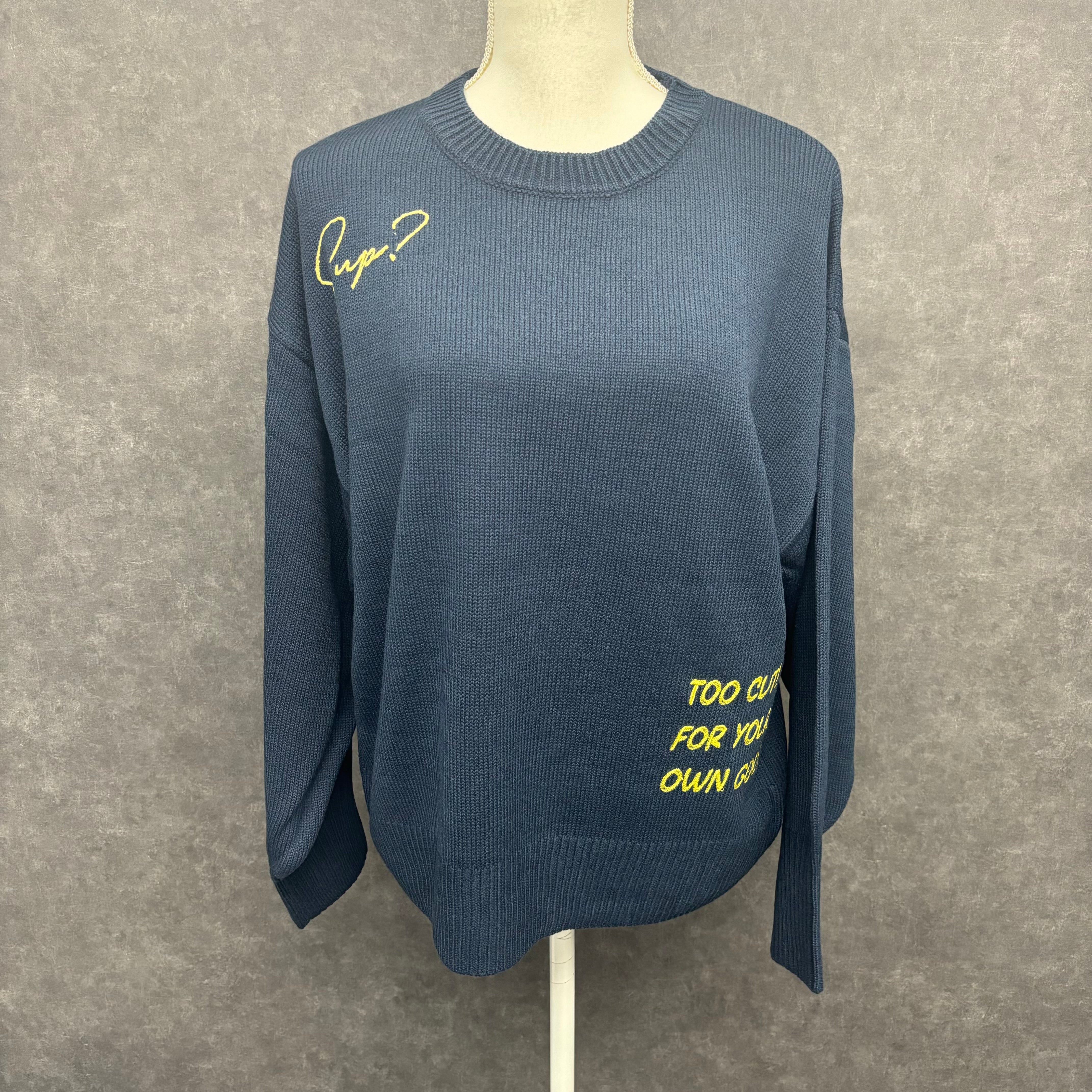 ロゴ刺繍ニットプルオーバー ネイビー ※1/21-27頃より順次発送予定