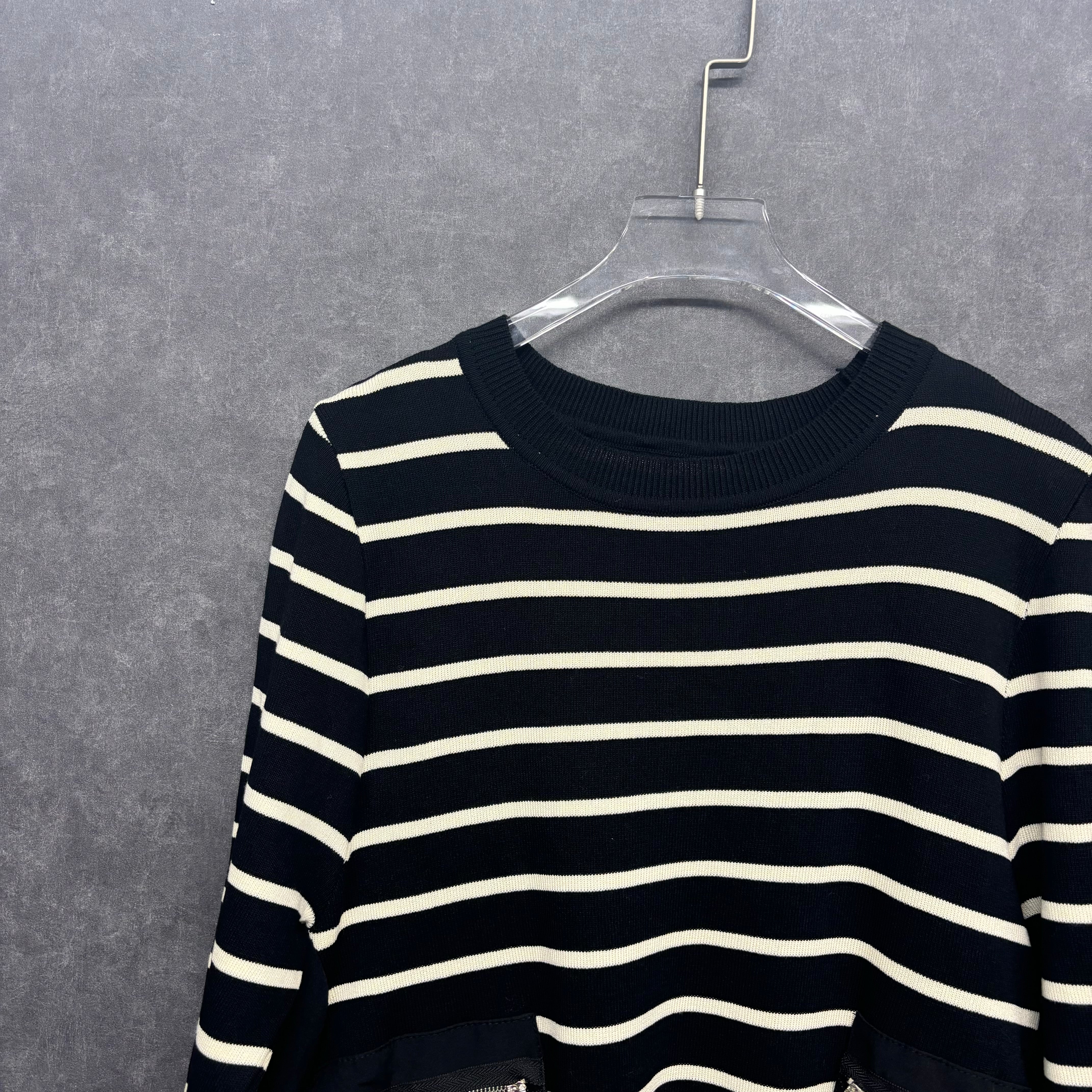 【予約】サイドプリーツボーダーワンピース ブラック ※11月下旬~12月上旬頃より順次配送予定