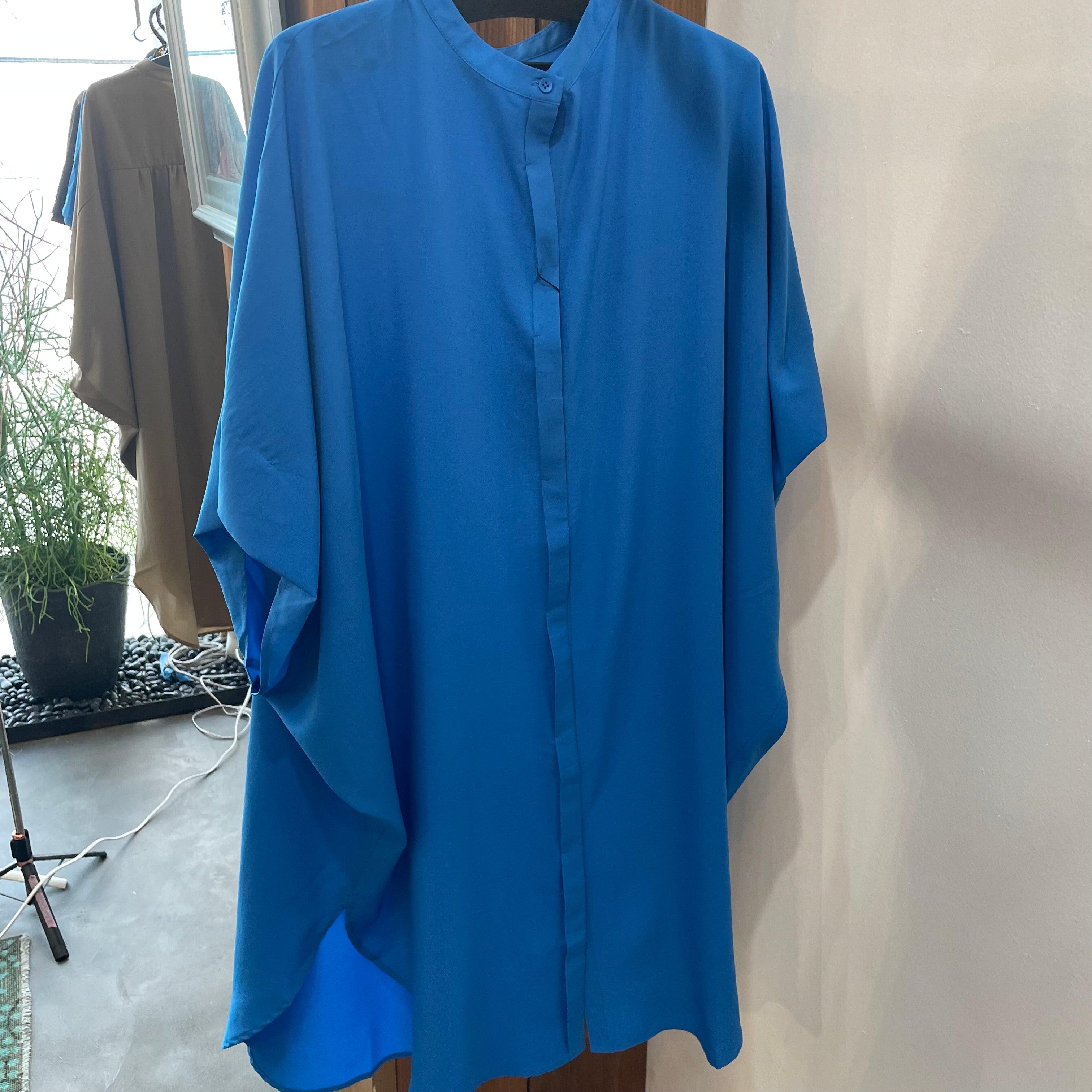 ドレープポンチョシャツ(ロングシャツ) -ブルー-  ※6/11-17頃より順次発送予定