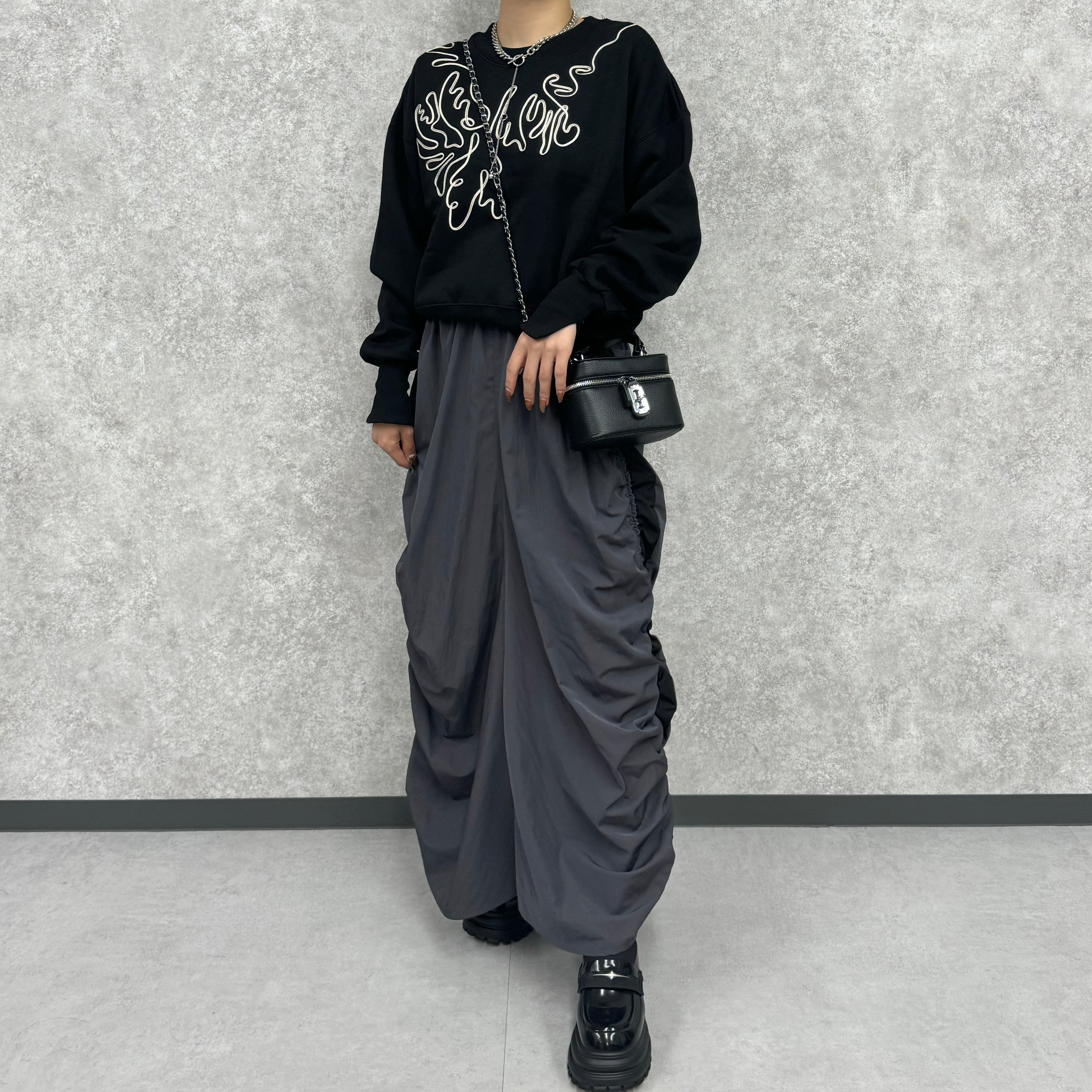 ラメコード刺繍プルオーバー -ブラック- ※3/19~3/25頃より順次発送予定