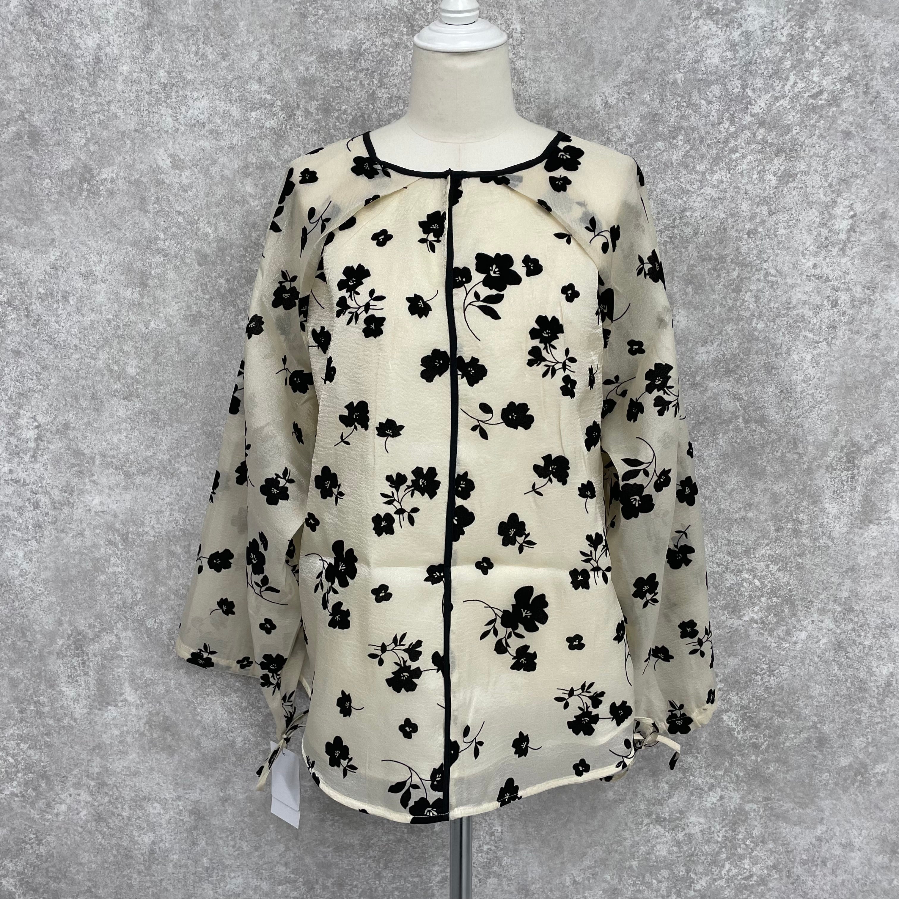 シアーフラワートップス ベージュ ※8/20-26頃〜順次配送予定