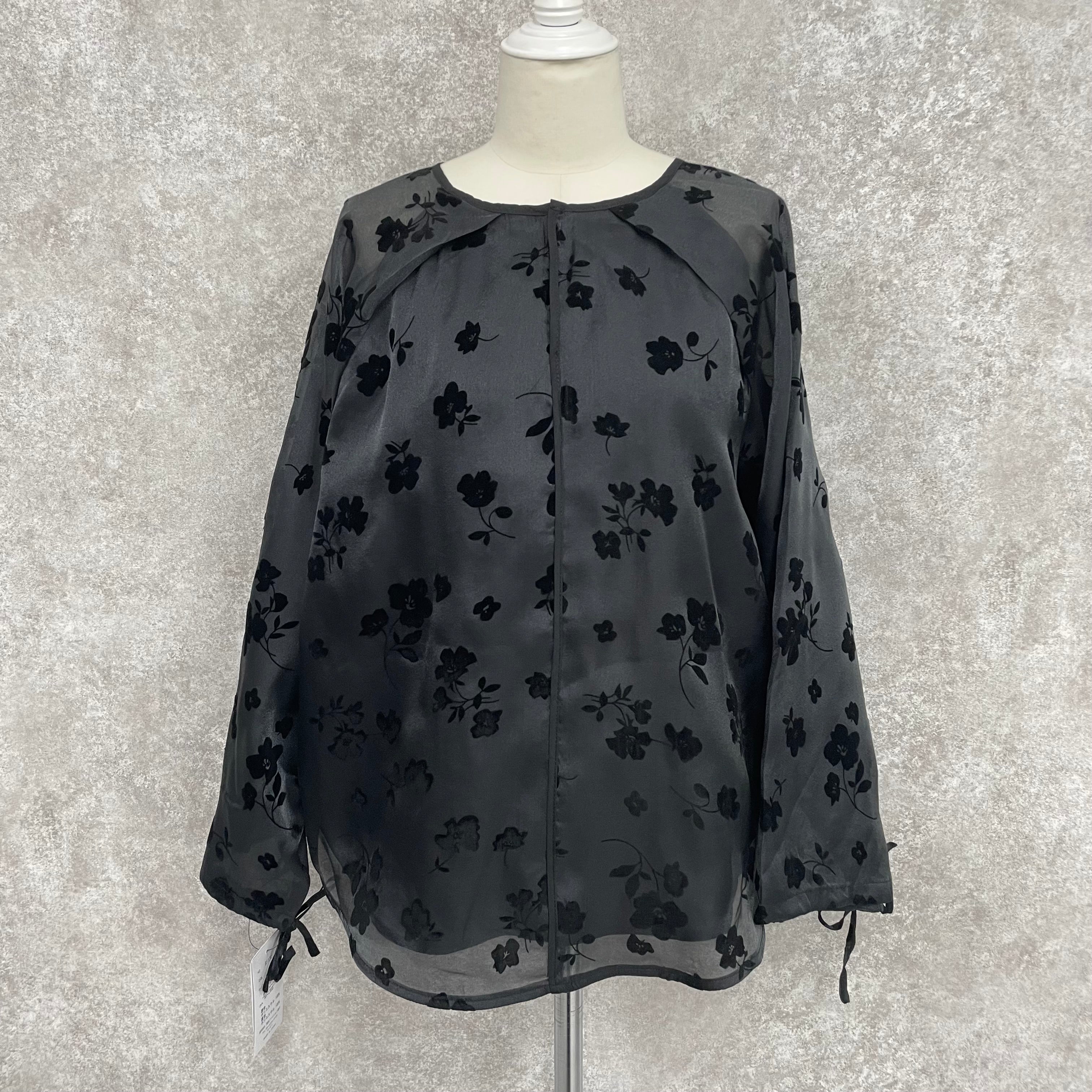 シアーフラワートップス ブラック ※8/20-26頃〜順次配送予定