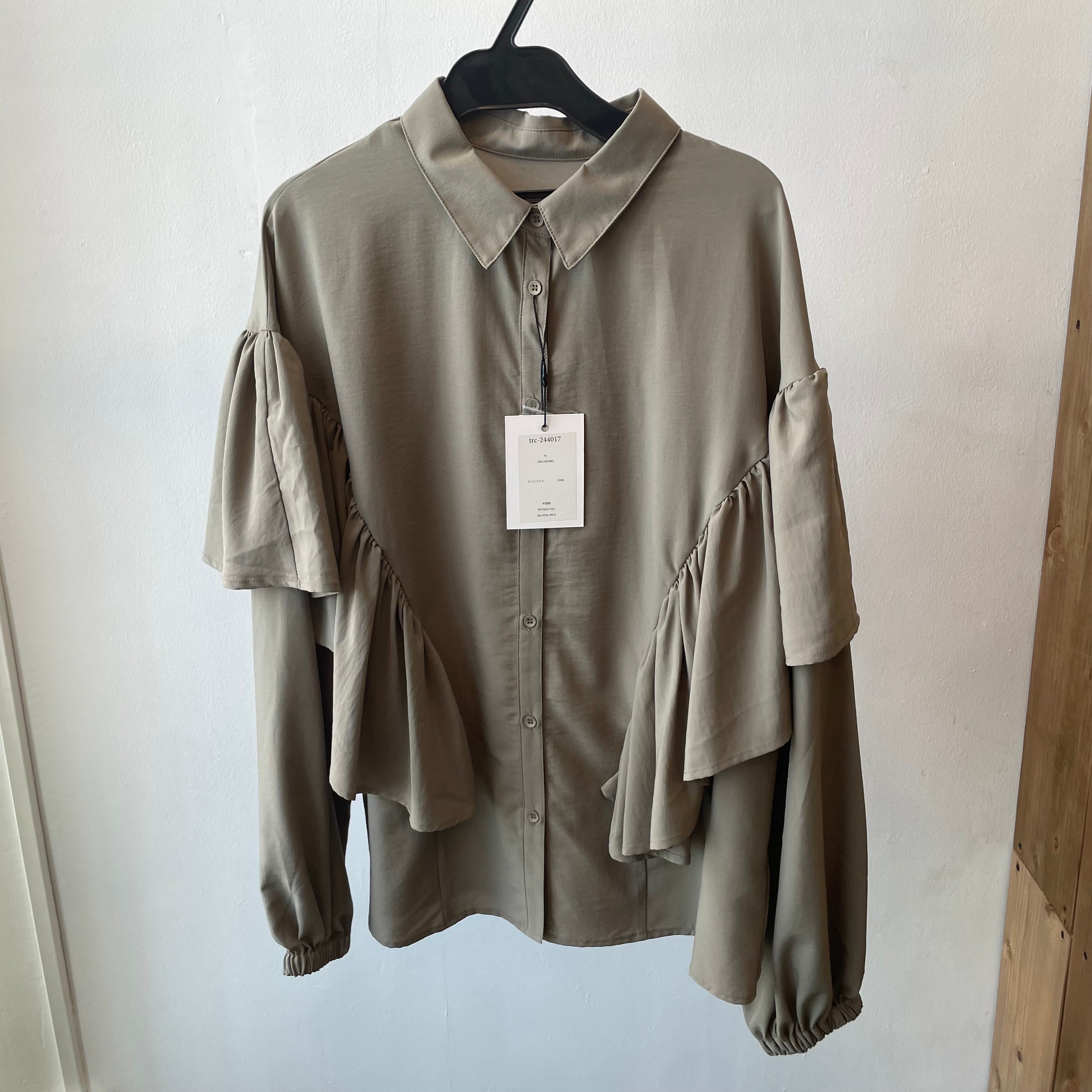 フリルケープブラウス アッシュカーキ ※8/20〜8/26頃より順次発送予定