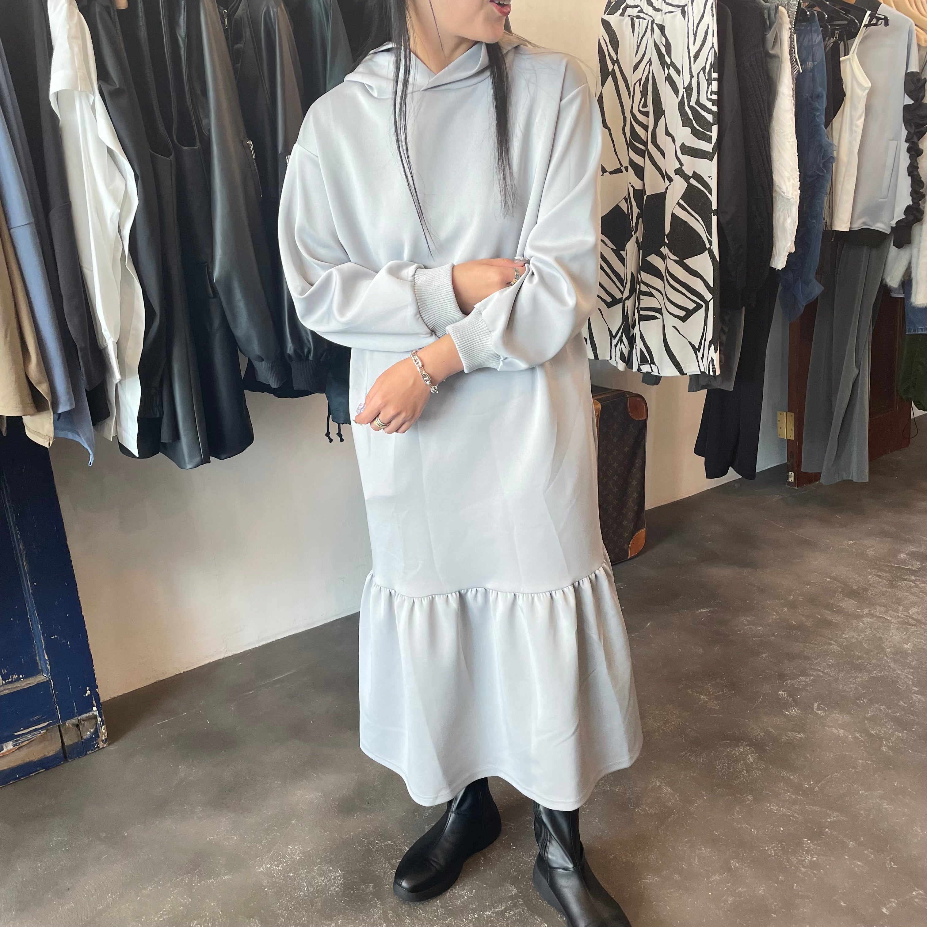 【terrace】フーディーワンピース -グレー- ※10/15-21より順次配送予定