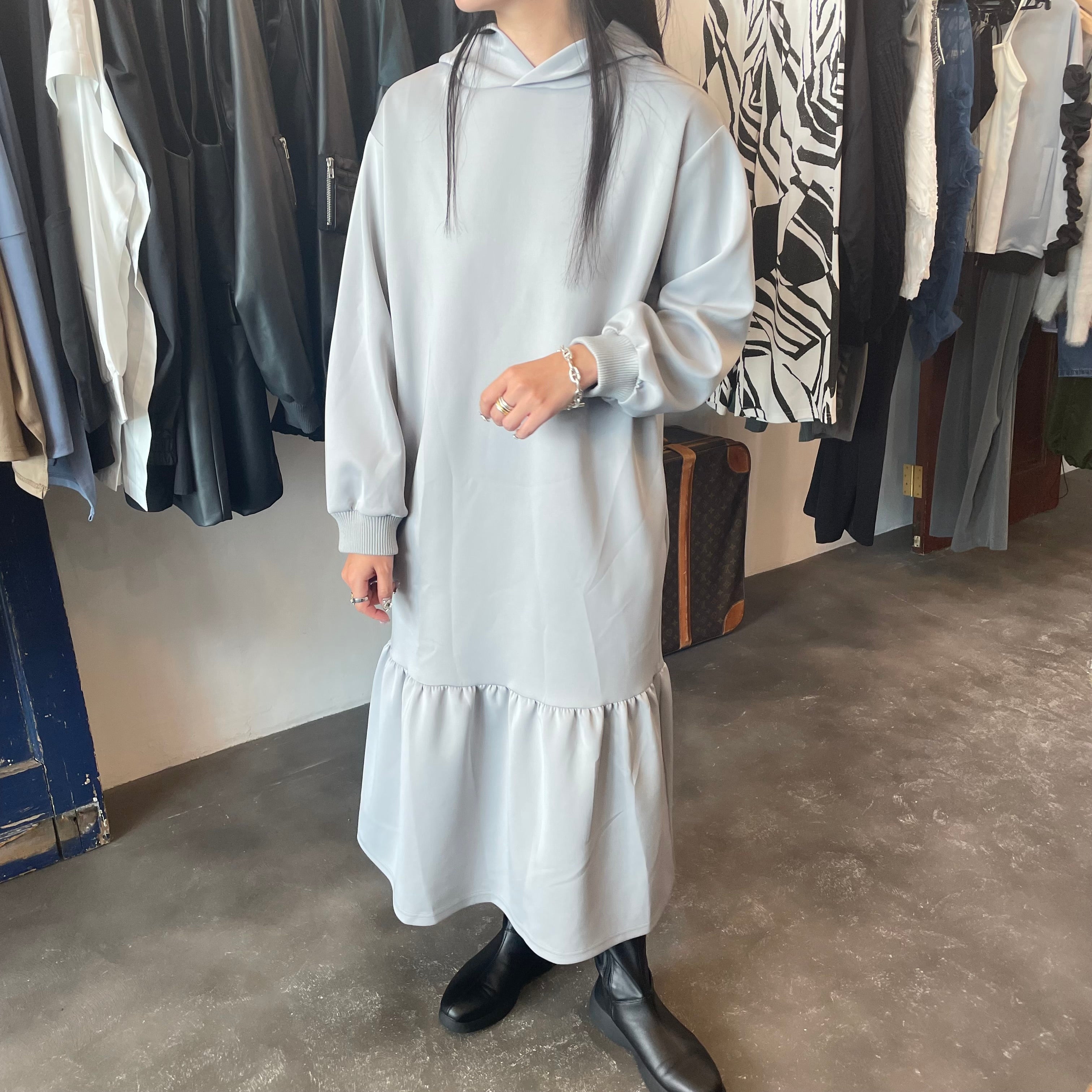 【terrace】フーディーワンピース -グレー- ※10/15-21より順次配送予定