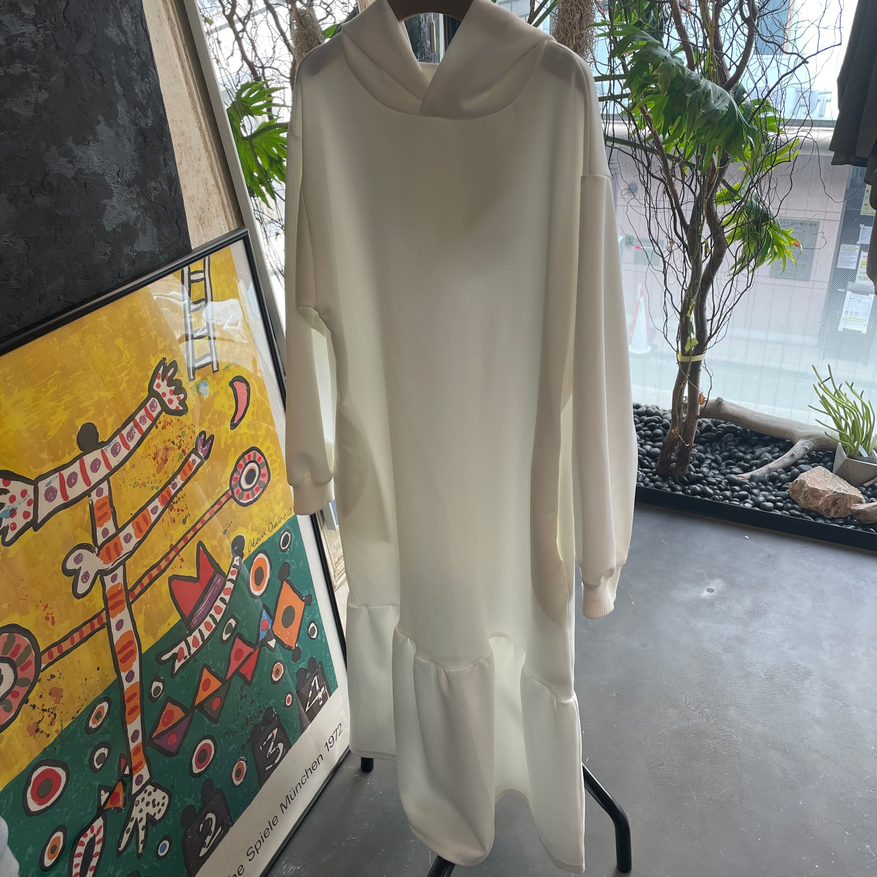 【terrace】フーディーワンピース -オフホワイト- ※10/15-21より順次配送予定