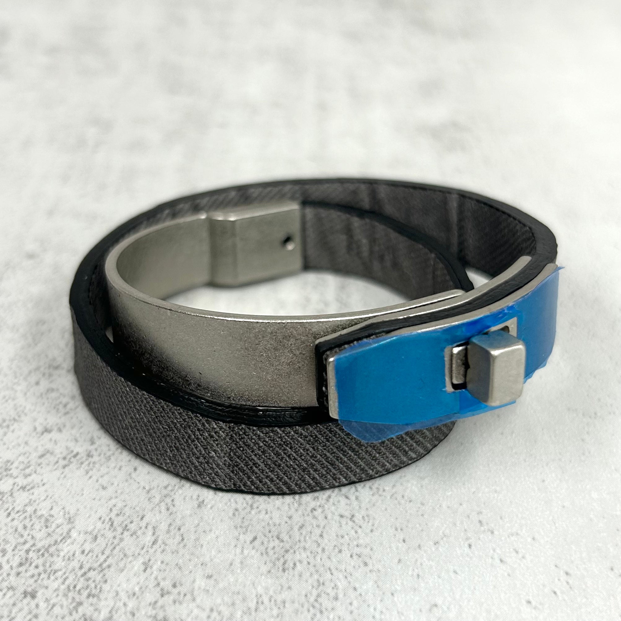 【M.U.L.】ブレスレット 灰グレー  デニムレザークロコダイル型押し  マットシルバー金具  ※1週間前後で事務所より発送