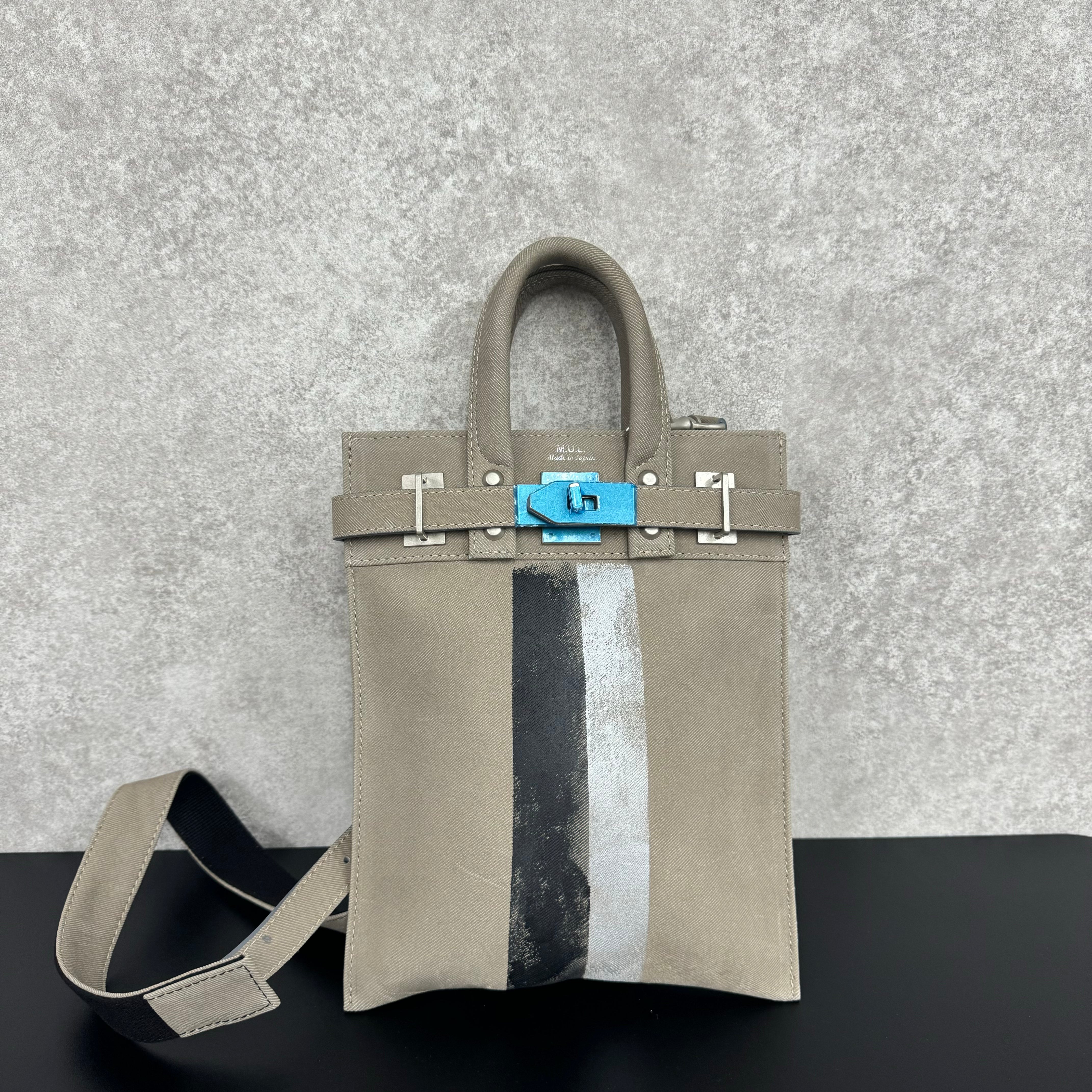 【M.U.L.】サコッシュSS  グレージュ デニムレザー ライン有り ※1週間前後で発送