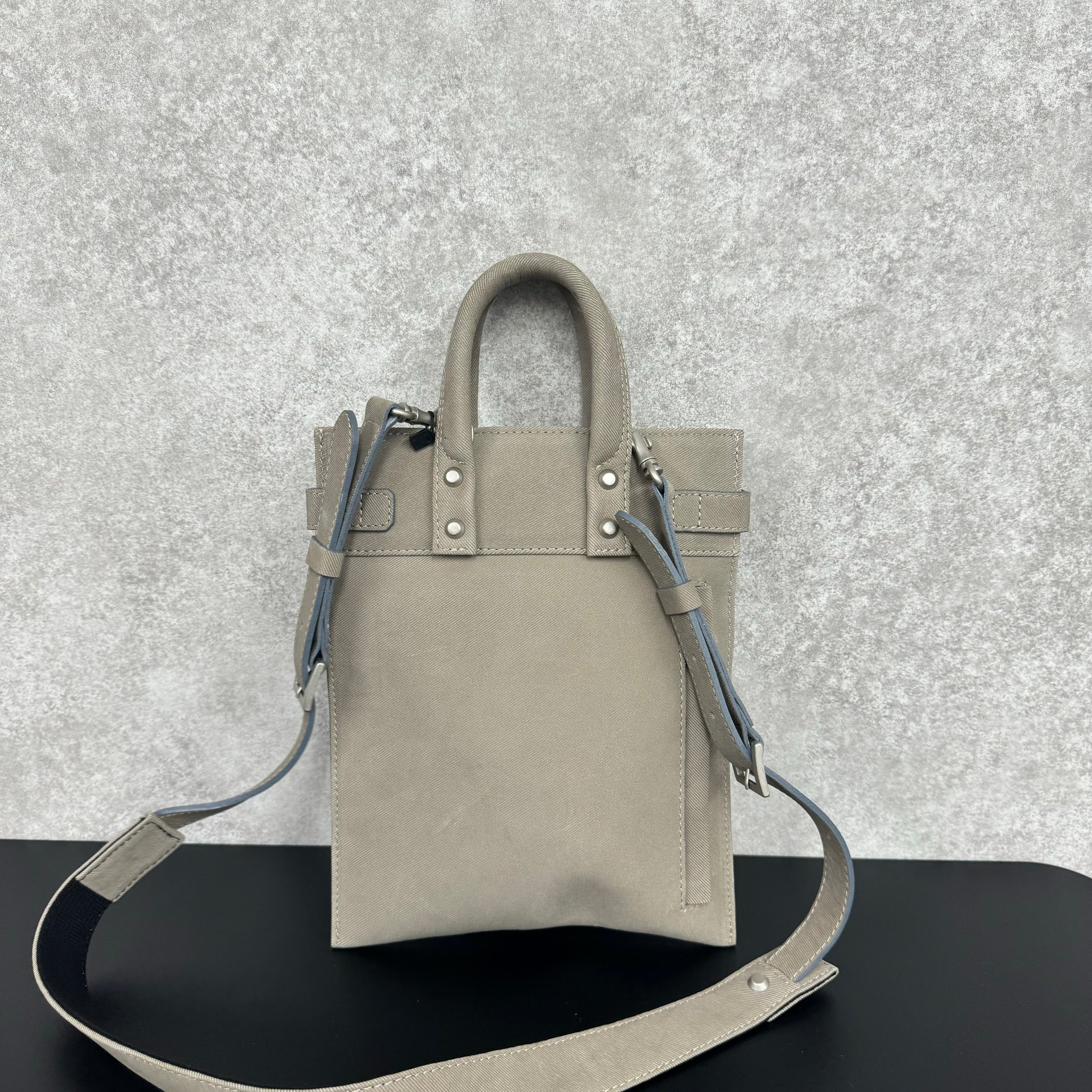 【M.U.L.】サコッシュSS  グレージュ デニムレザー ライン有り ※1週間前後で発送