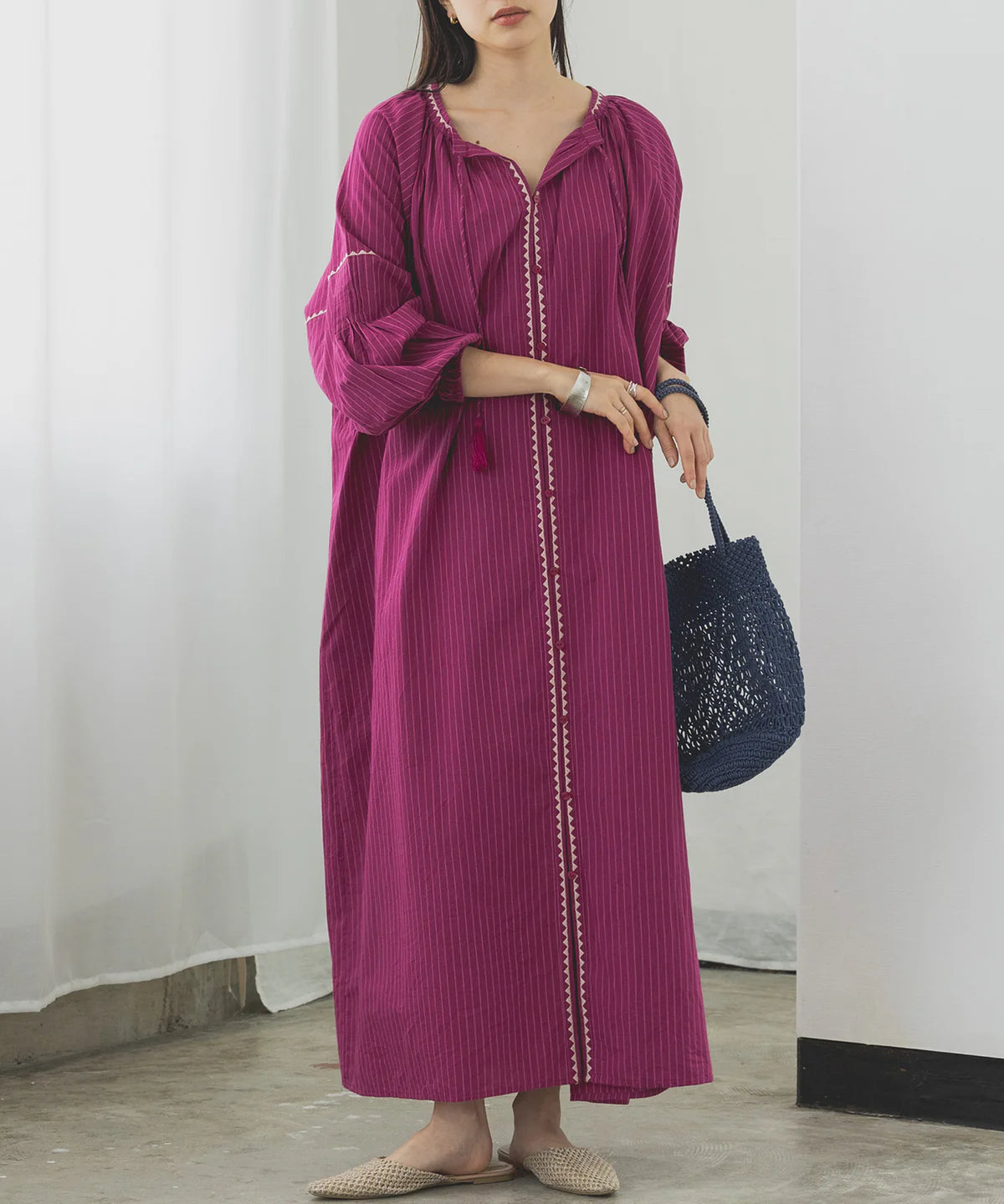 【hunch】キャンブリックボイル 配色刺繍ワンピース  -レッドパープル- ※8/27-9/2より順次配送予定