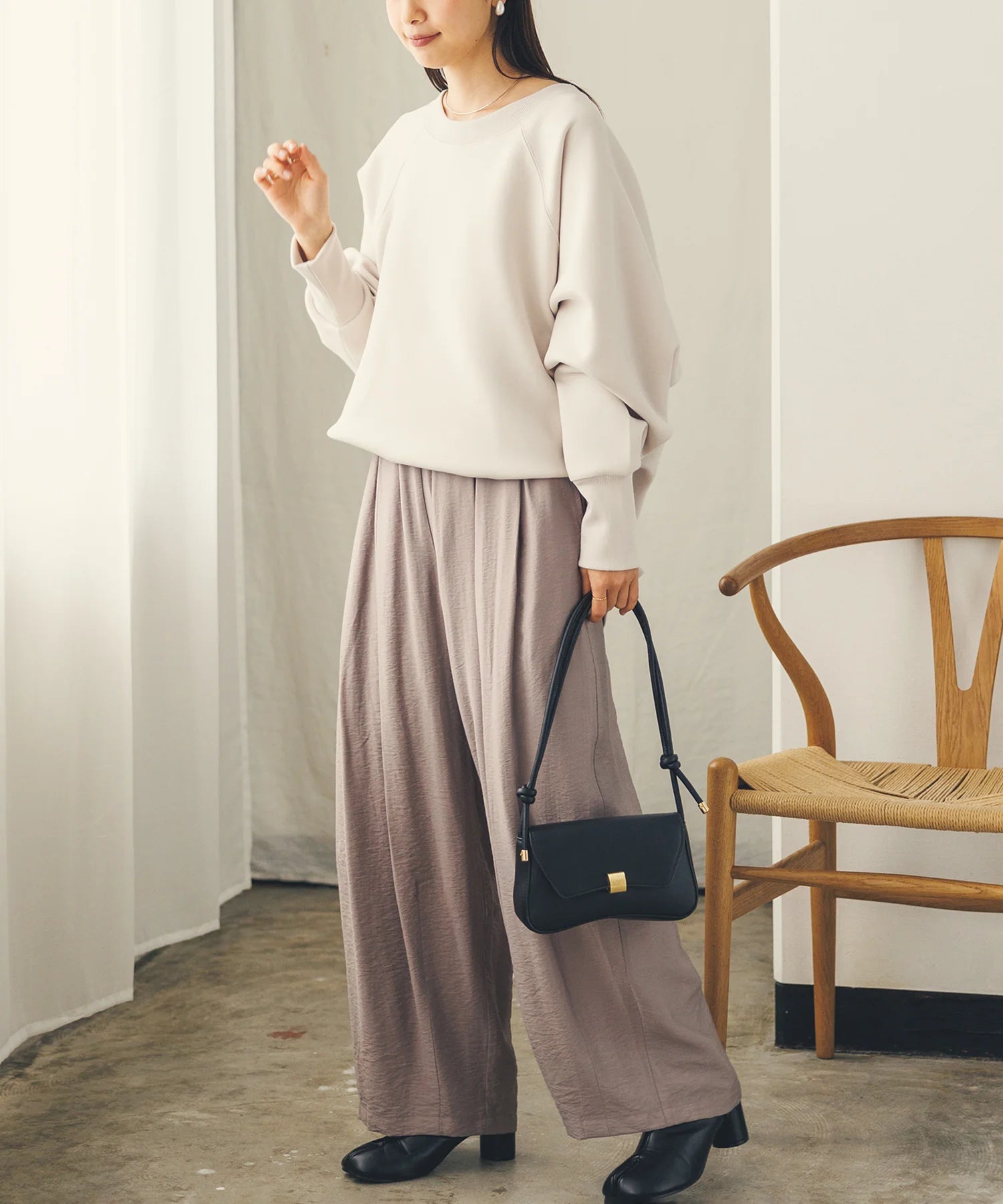 【hunch】ダンボールオーバードルマンスウェット  -グレイッシュベージュ- ※8/27-9/2より順次配送予定