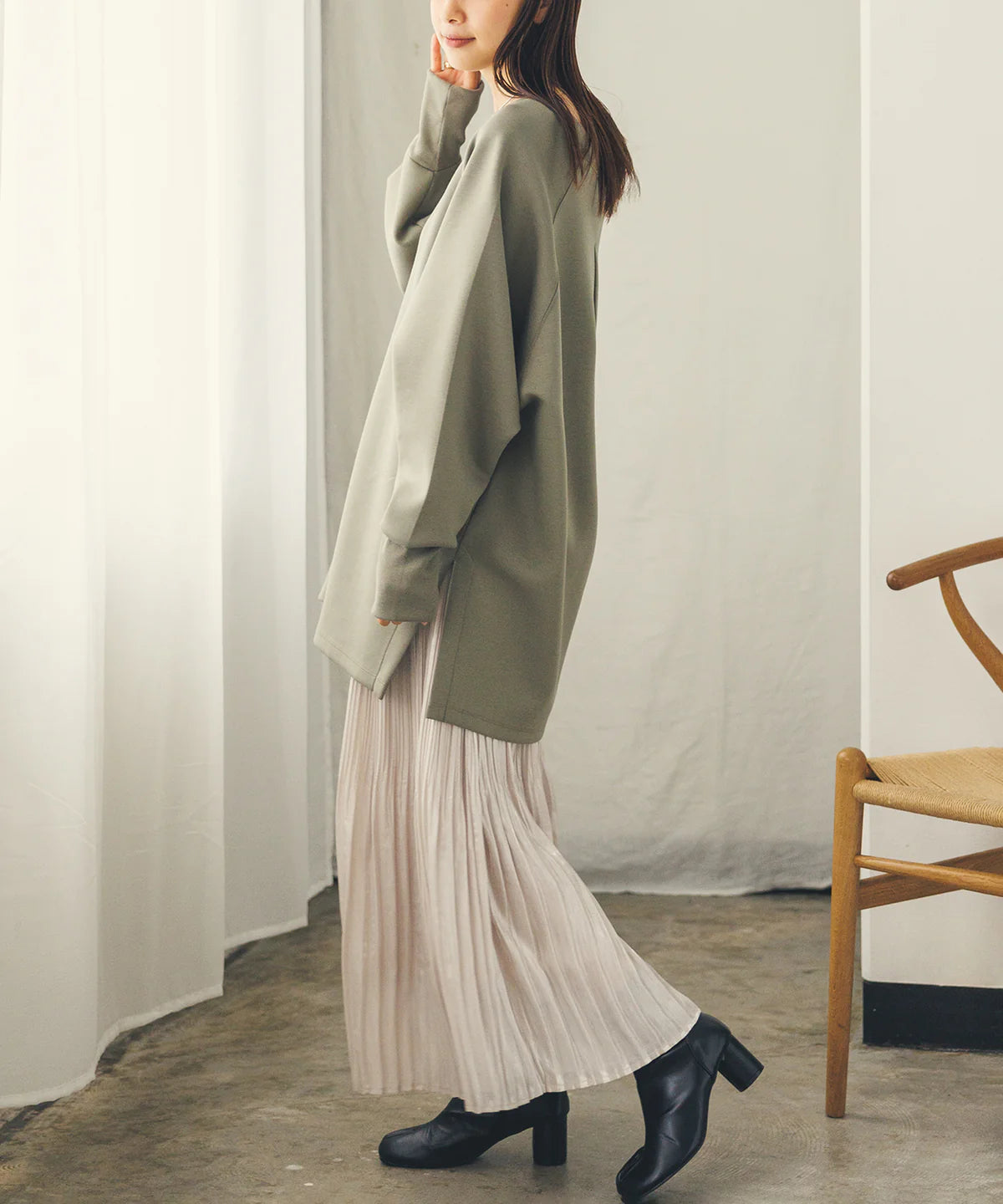 【hunch】ダンボールオーバードルマンスウェット  -カーキ- ※8/27-9/2より順次配送予定