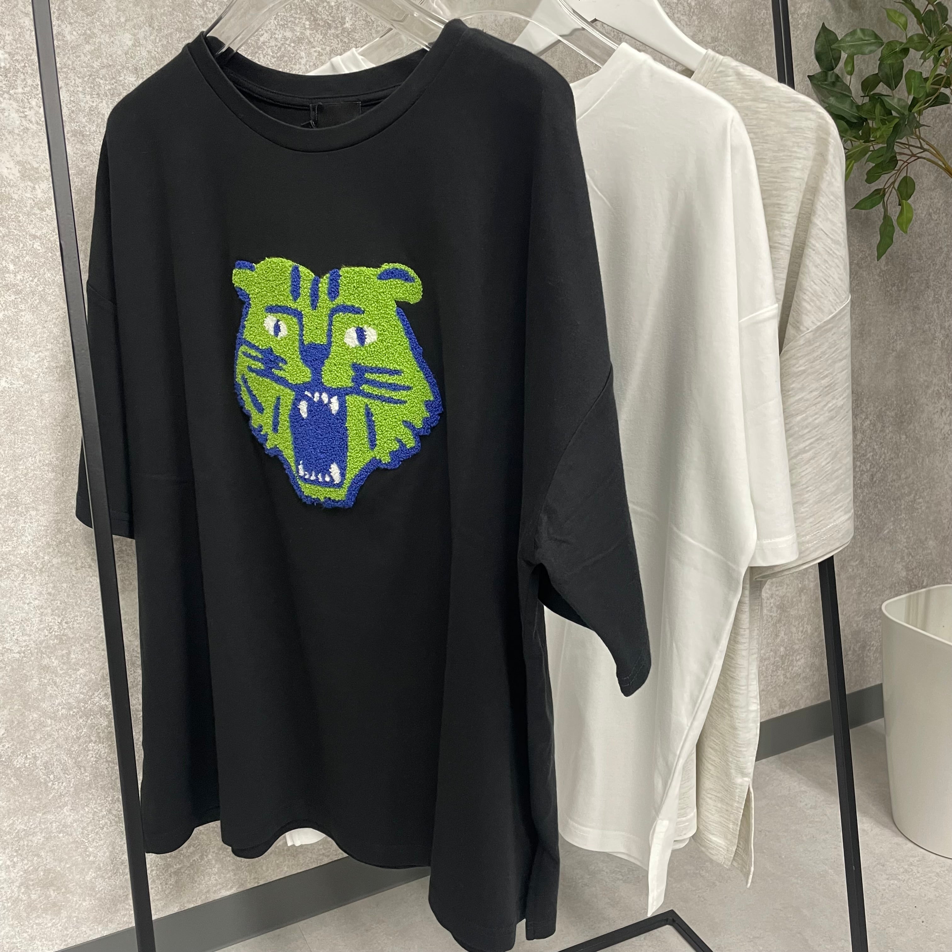 タイガー刺繍BIGTシャツ -ブラック-　※9/10〜16より順次発送予定