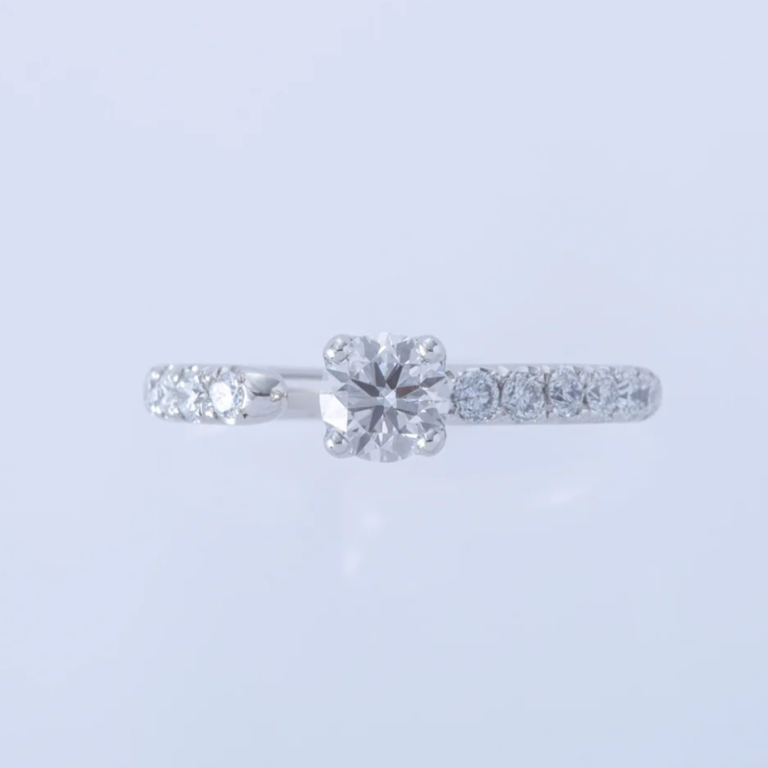 【ENEY】ワン PT900 ラウンド 0.5カラット ハーフエタニティリング　※11月中旬より弊社事務所から発送