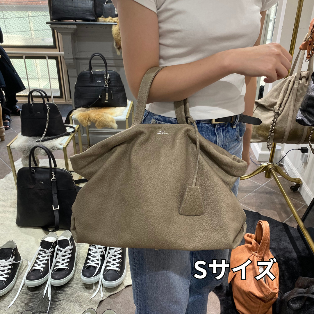 ⚠️予約【M.U.L.】ベントトート シボ型押し -グレージュ-　※R7. 6月末納品予定