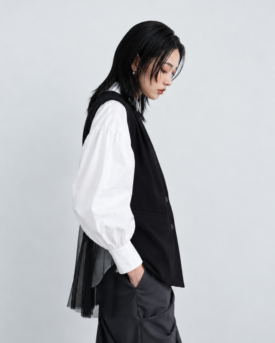 Back Tulle Panel Vest -black-