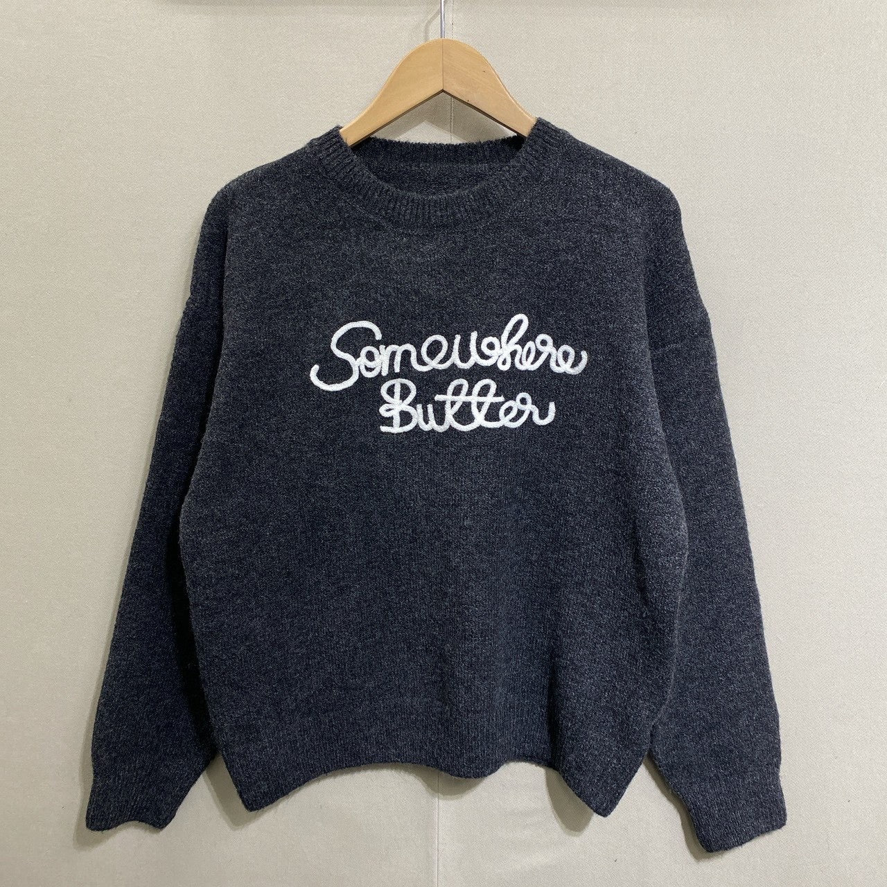 コードロゴ刺繍ニット  -チャコール- 　※11/12-11/18頃より順次発送予定