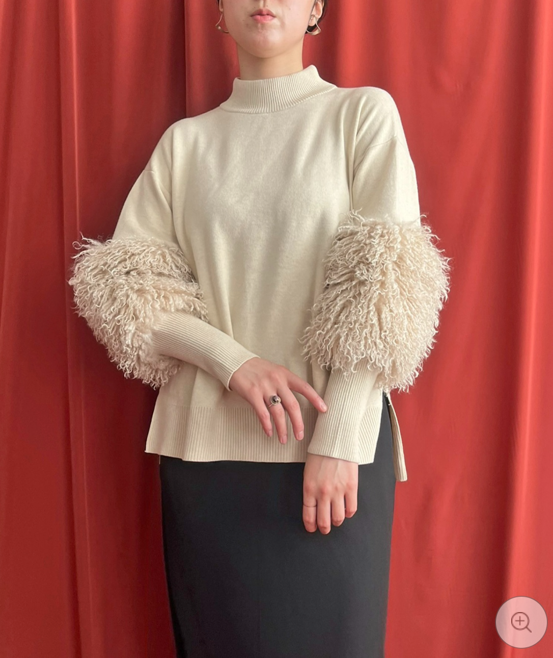 【LHELBIE】ファースリーブニットトップス  -アイボリー-　※10/22-28頃より順次配送予定