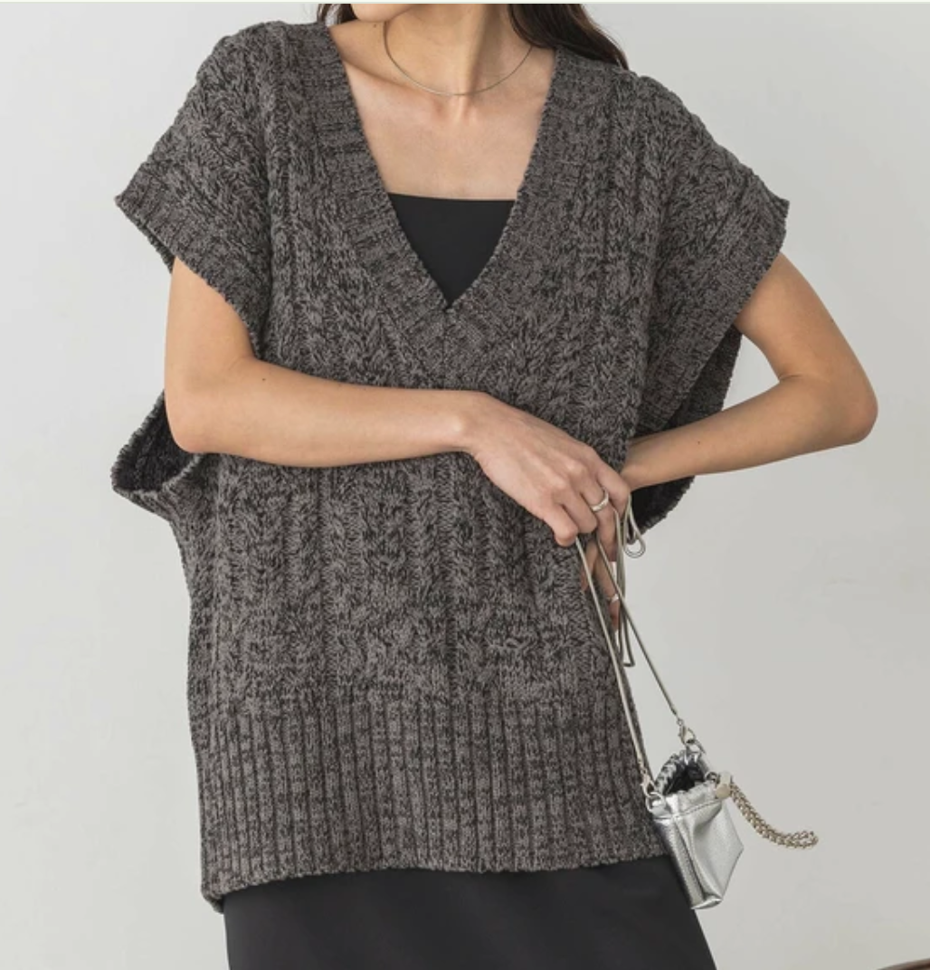 【WDQ6867-06】メランジ ケーブル編み ニットベスト    -杢グレー-　※12/17〜23頃より順次発送予定