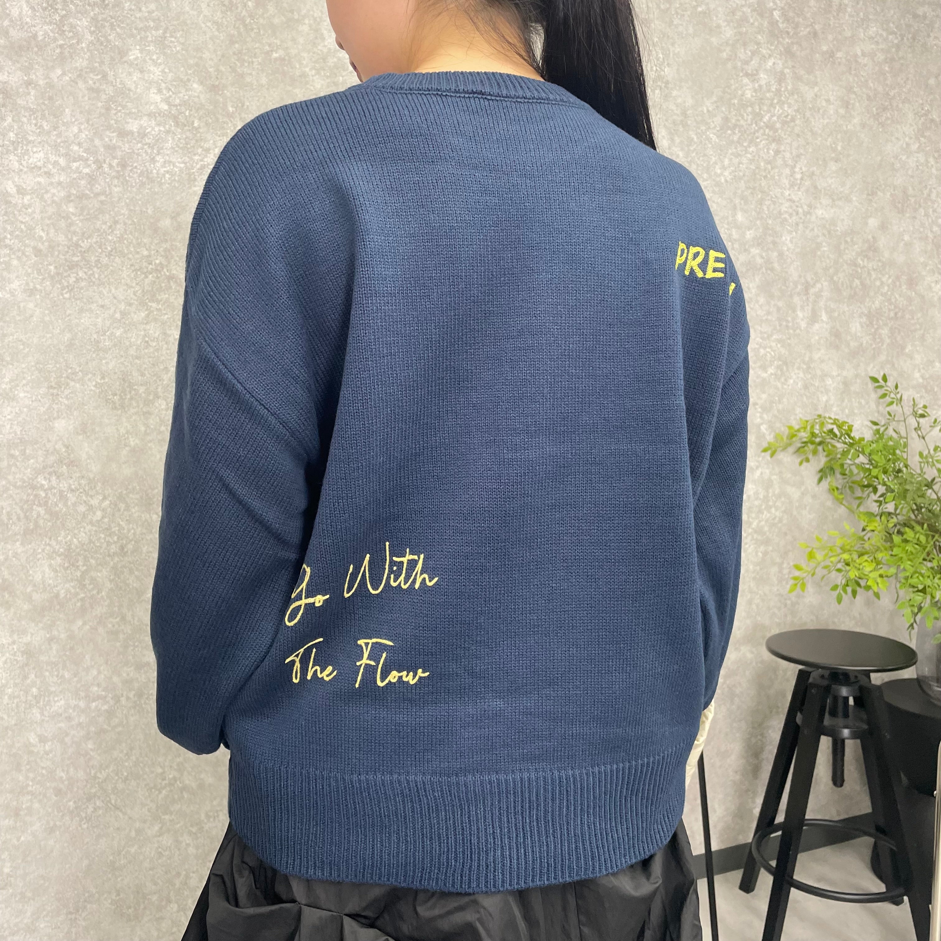 ロゴ刺繍ニットプルオーバー　ネイビー　※1/21-27頃より順次発送予定