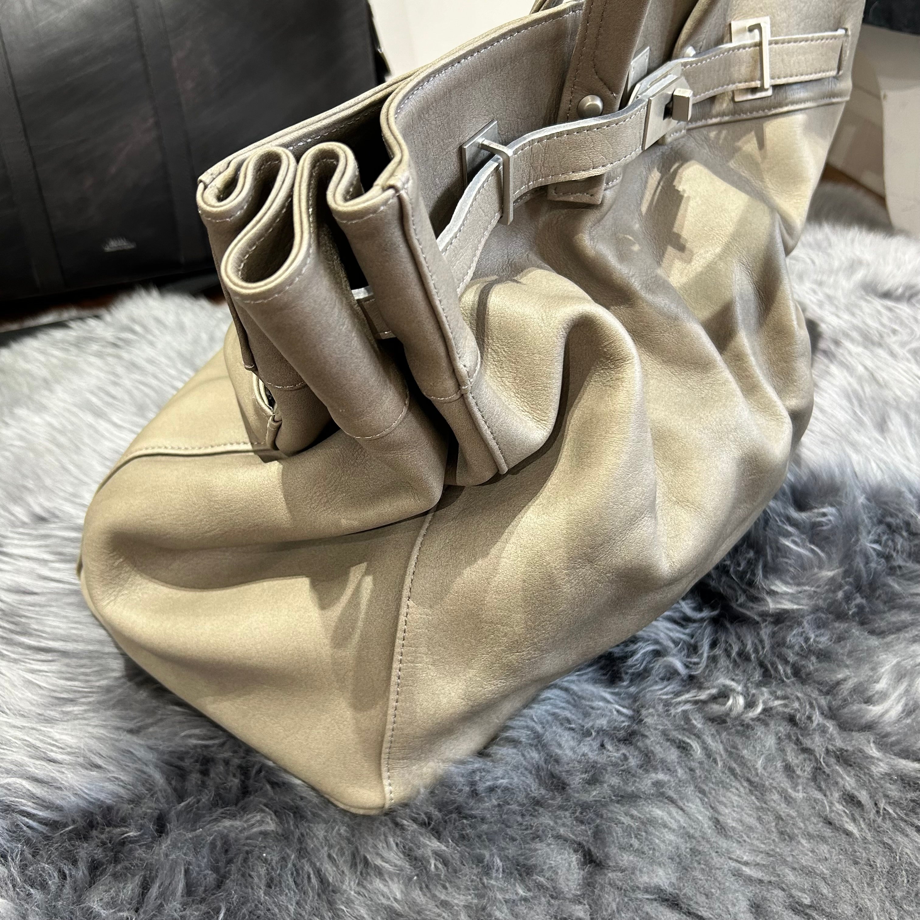 ⚠️予約【M.U.L.】stud seriesトート  -エンボスグレージュ-  　※R7. 6月末納品予定