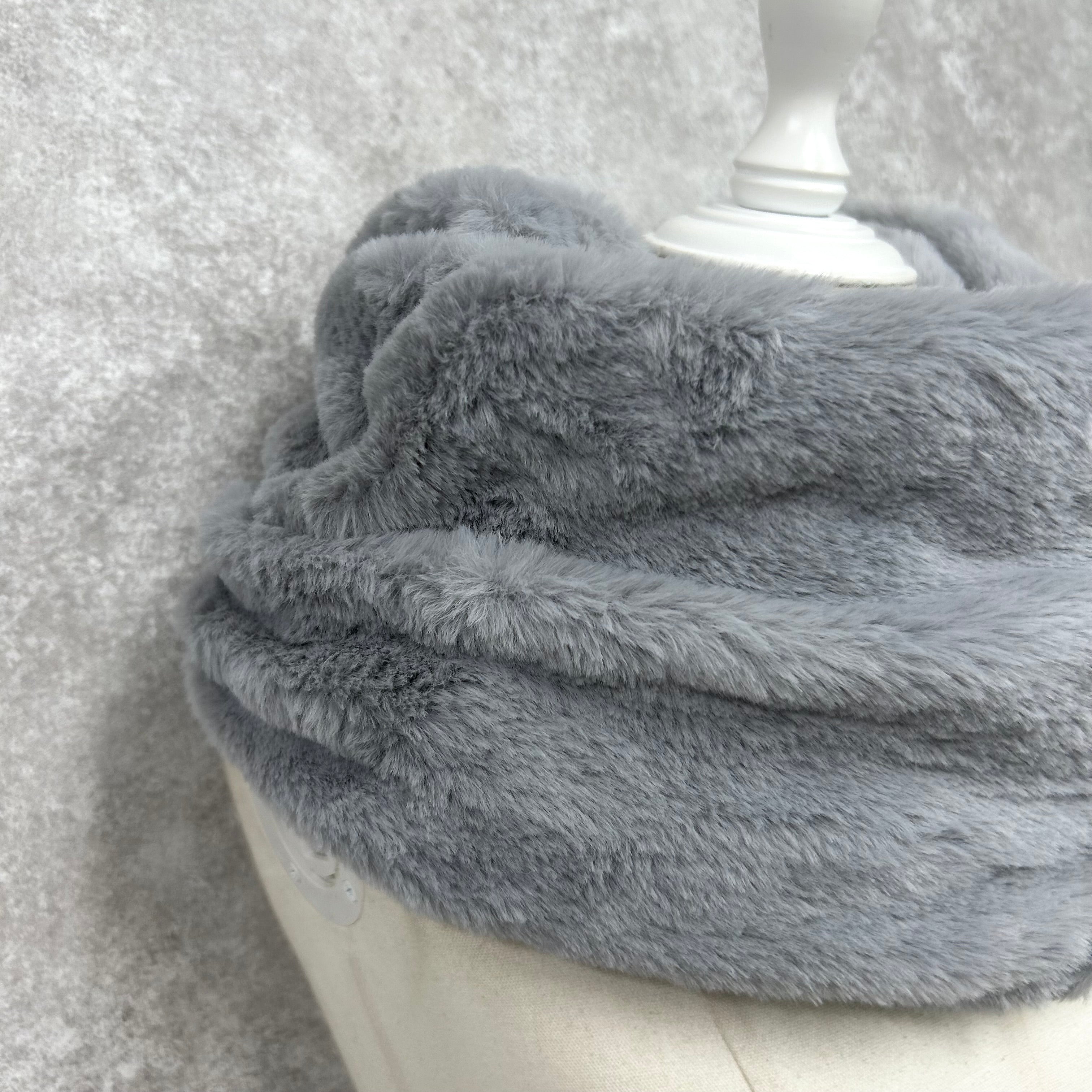 ふわふわスヌード　-グレー-  ※10/22〜28より順次配送予定