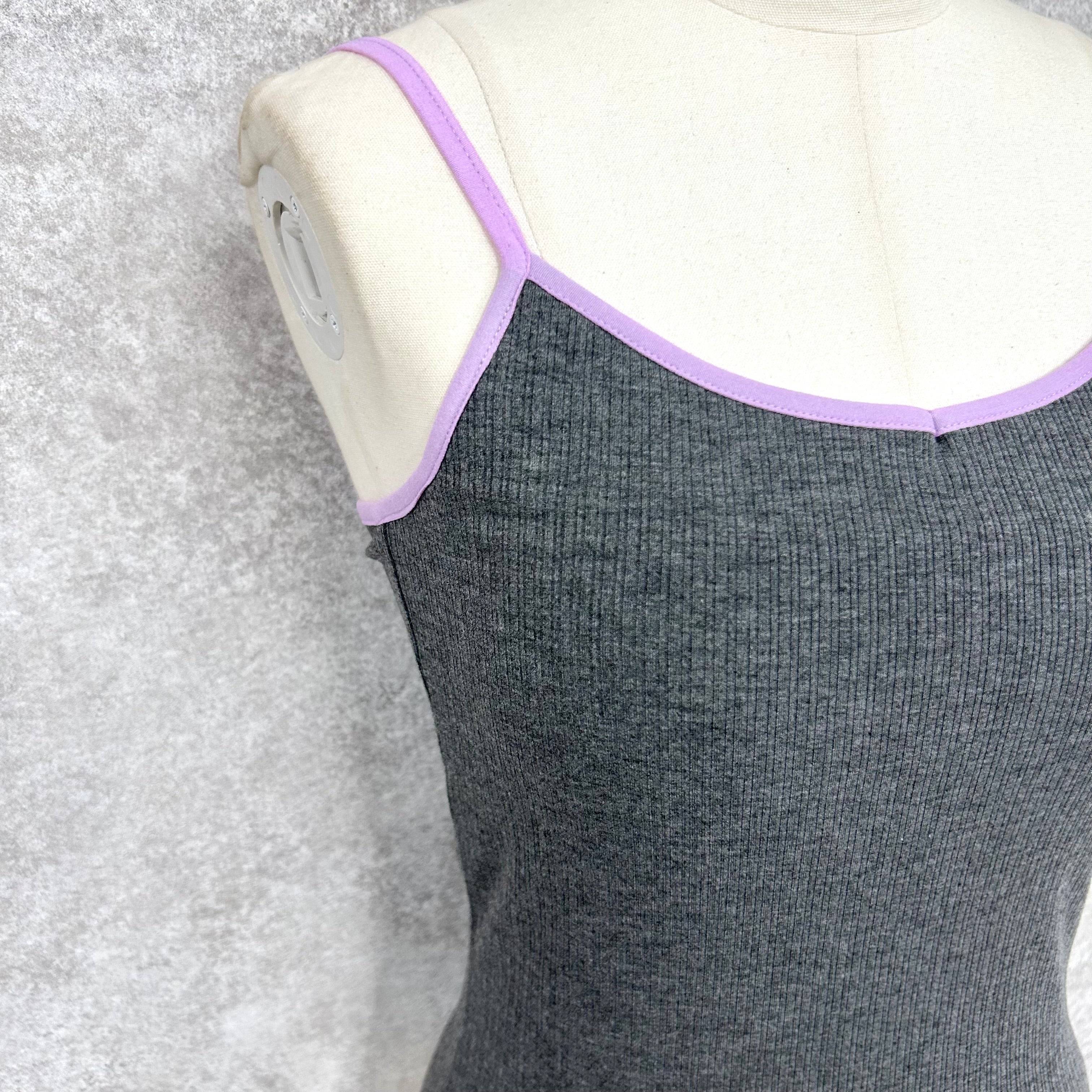 バイカラーカップ付キャミ　-チャコール-　※1/28-2/3頃より順次発送