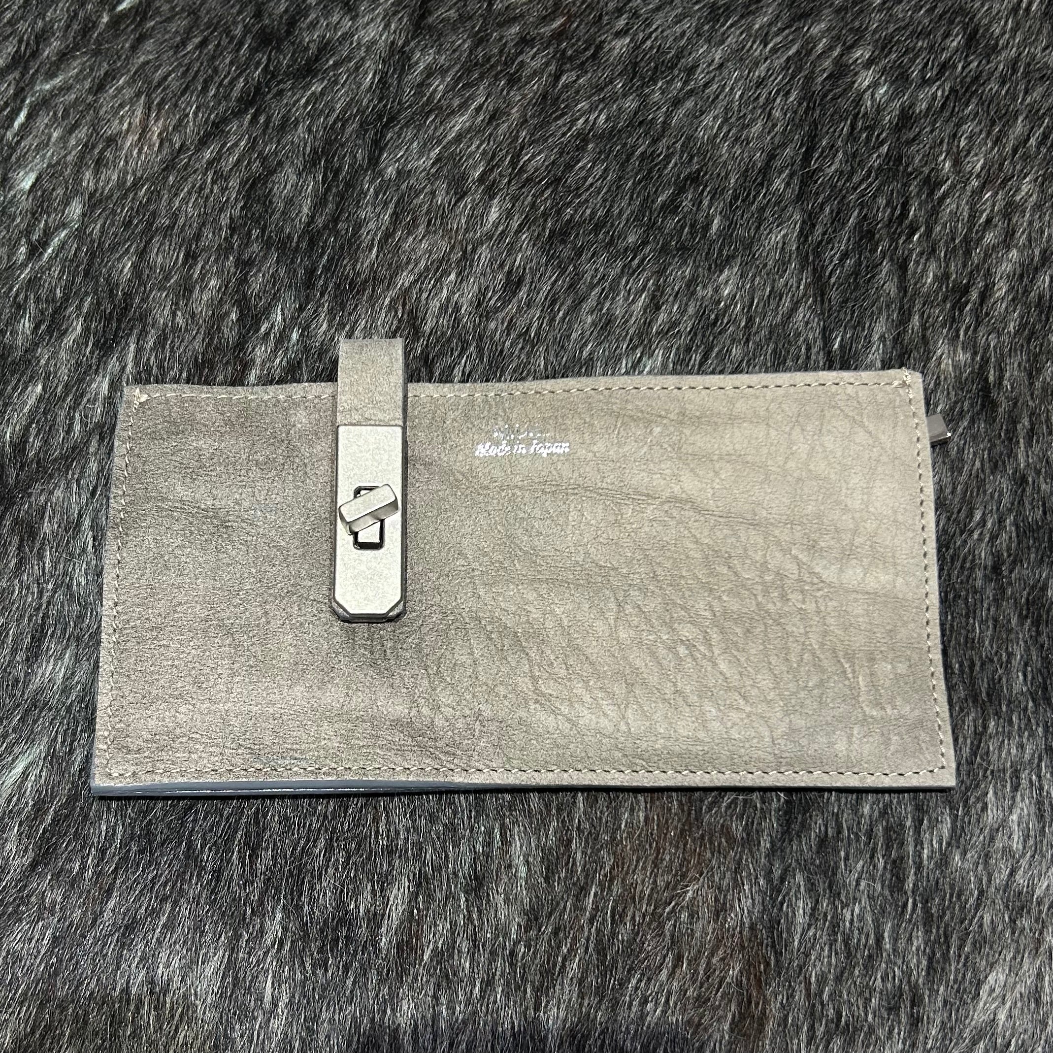 ⚠️予約【MUL027-502339】 フラットロングウォレット　-エンボスグレージュ-　※R7. 6月末納品予定