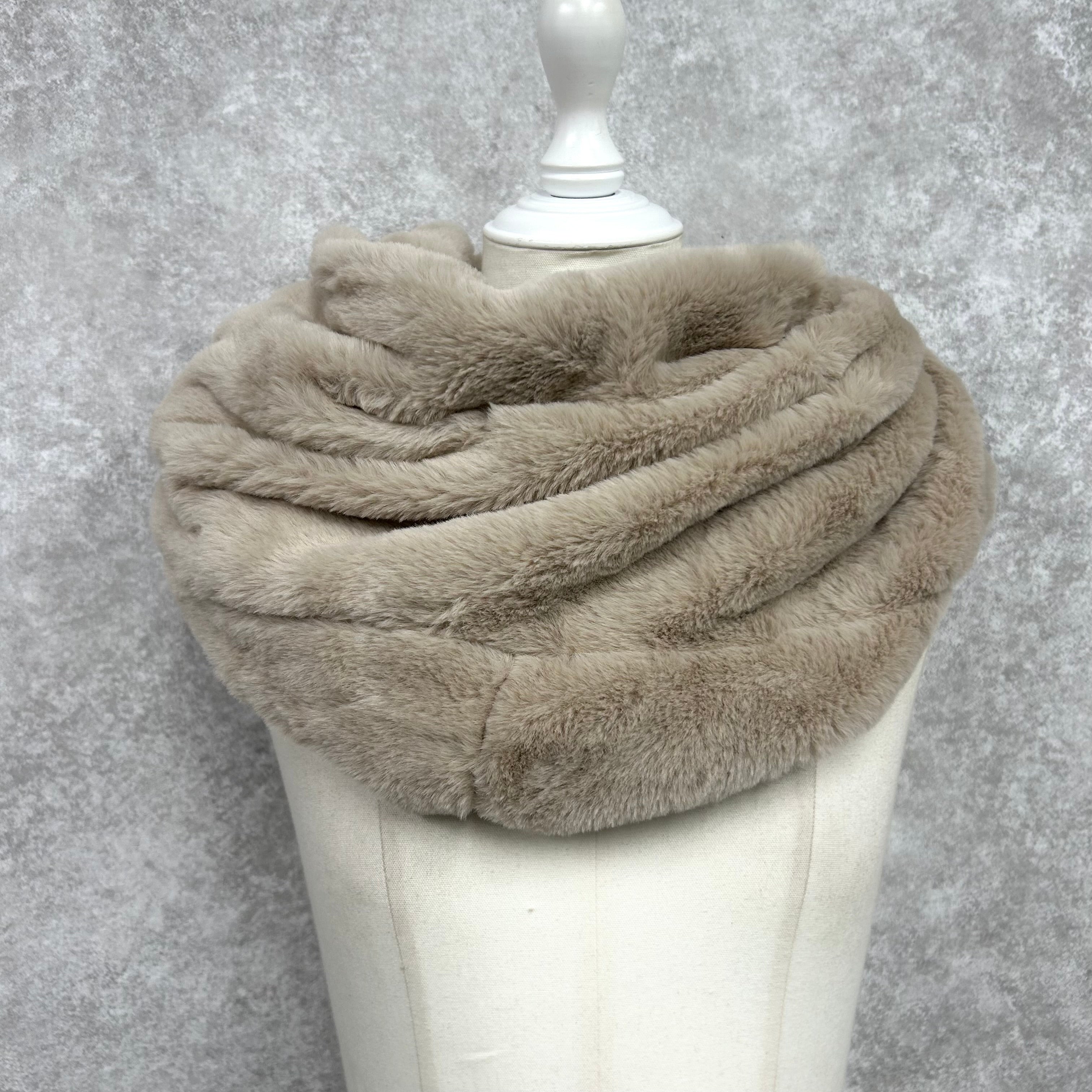 ふわふわスヌード　-ベージュ-  ※10/22〜28より順次配送予定