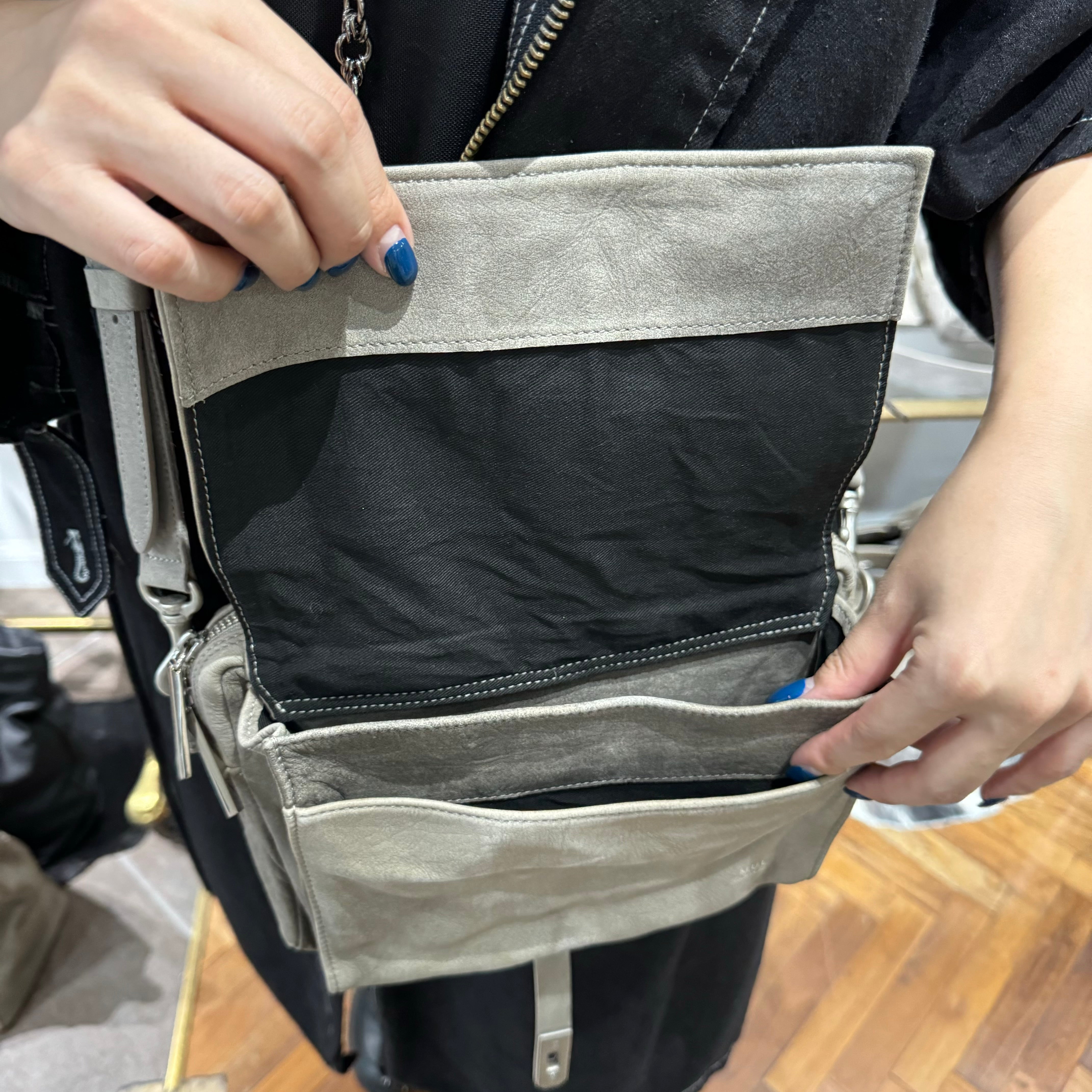 ⚠️予約【M.U.L.】 ショルダーバッグ　-エンボスグレージュ-　※R7. 6月末納品予定