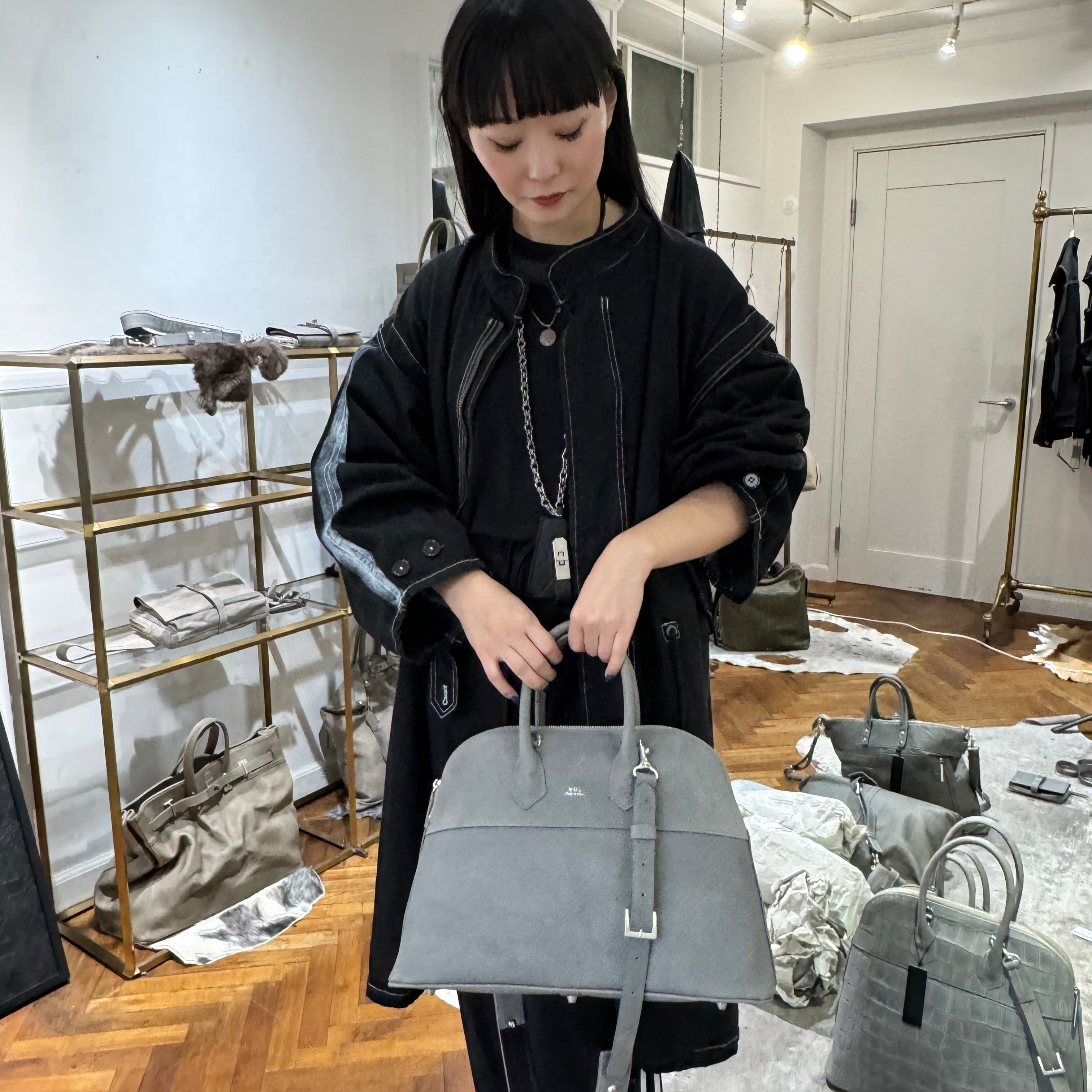 ⚠️予約【M.U.L.】ラウンドトート　シボ型押し  -アイスグレー-　※R7. 6月末納品予定