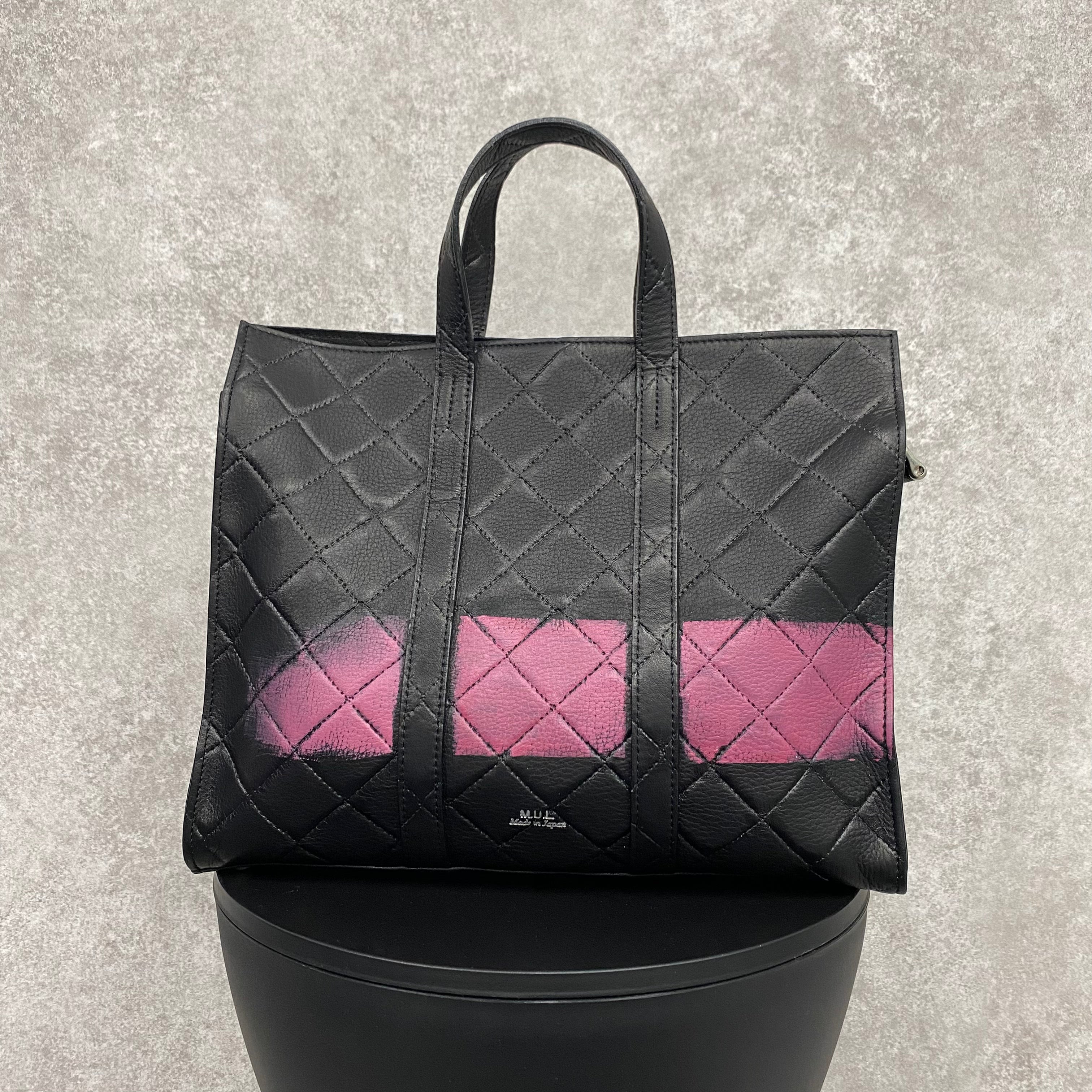 【MUL041-PK】スクエアトートS  キルティング型押し(ブラック) ピンク横ライン　※10/29〜11/2より順次配送