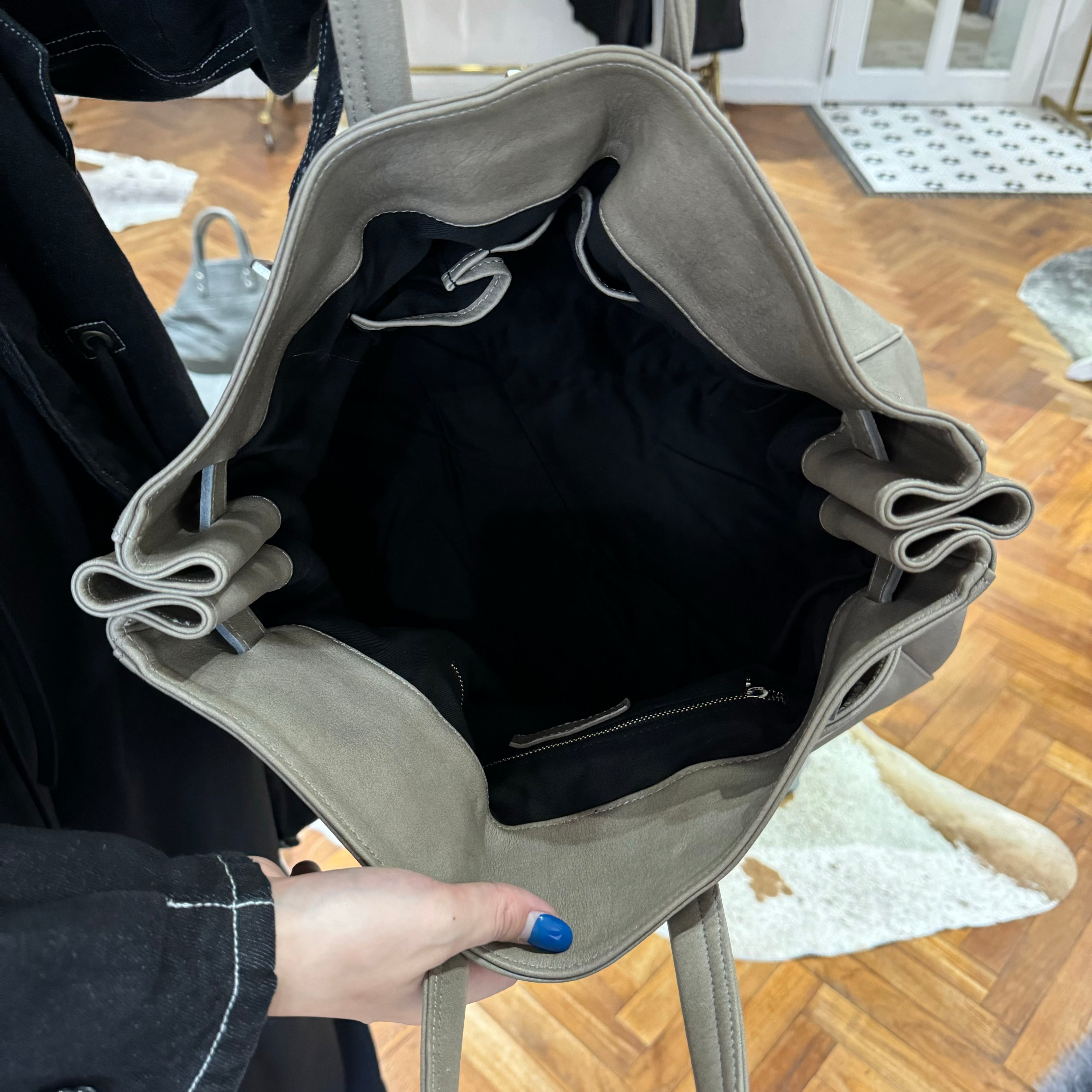 ⚠️予約【M.U.L.】stud seriesトート  -エンボスグレージュ-  　※R7. 6月末納品予定