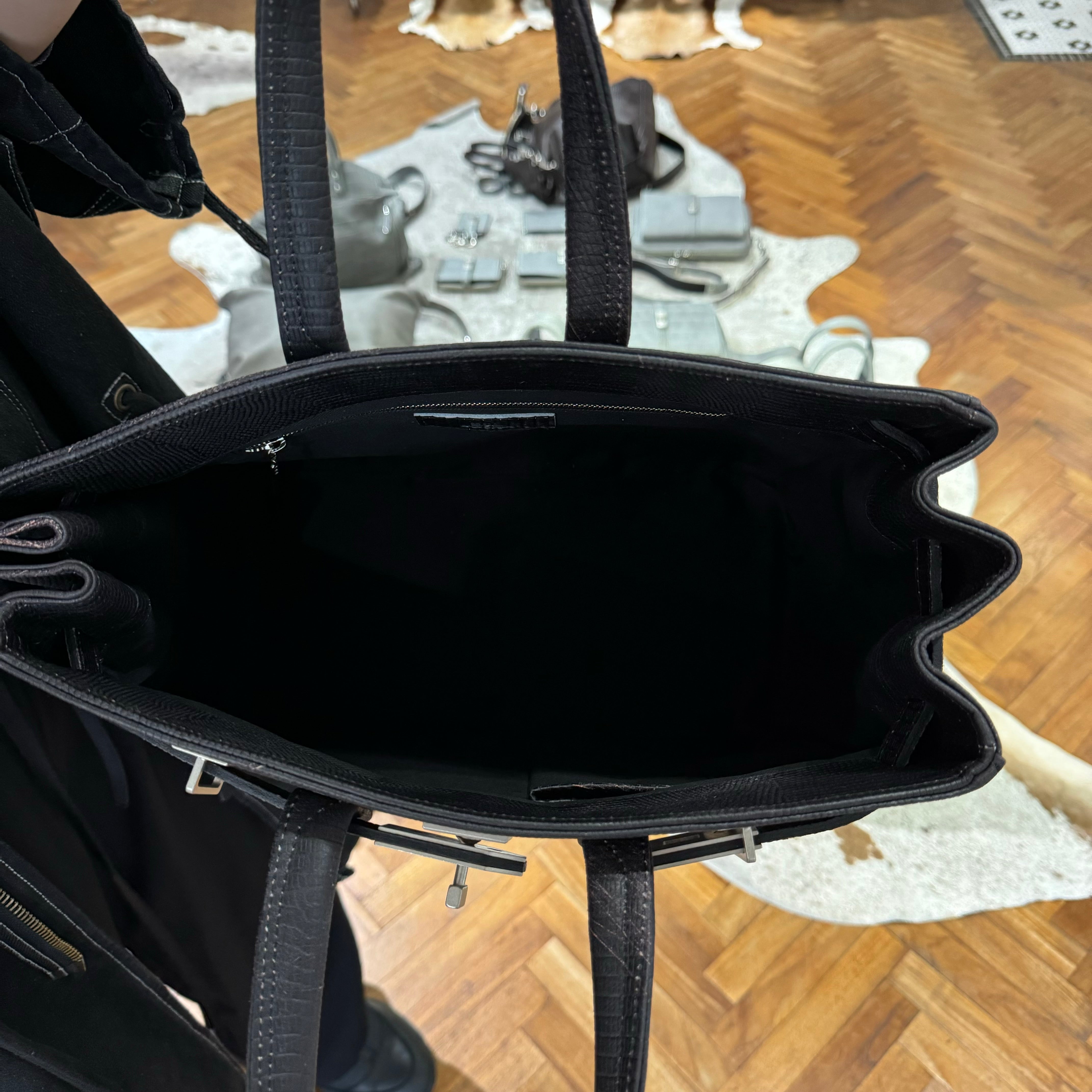 ⚠️予約【M.U.L.】stud seriesトート　スクラッチ型押し  - vintage ブラック-  ※R7. 6月末納品予定