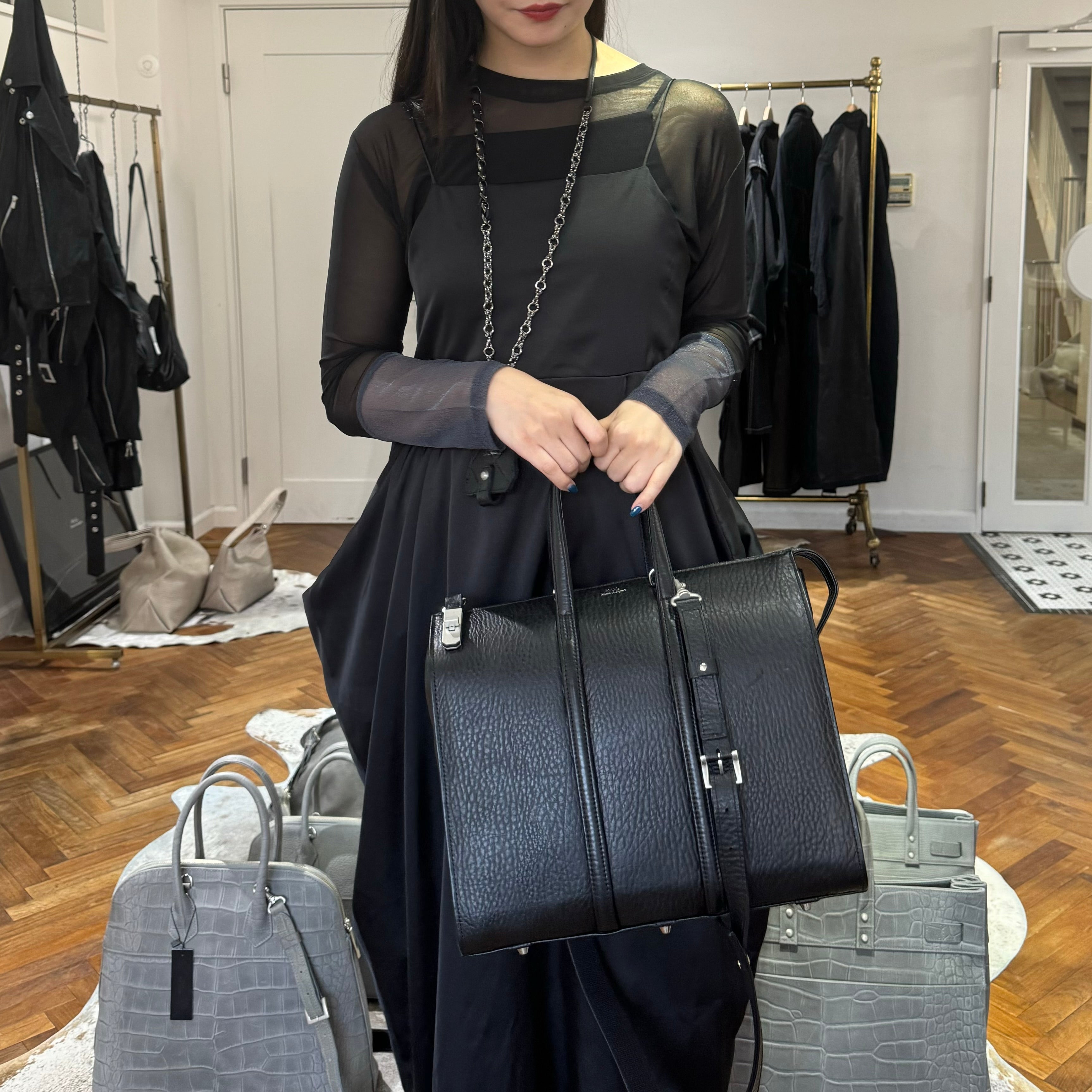 ⚠️予約【MUL111-201349-2】stud series ボストンバックM　-レザーショルダーブラック-　※R7. 6月末納品予定