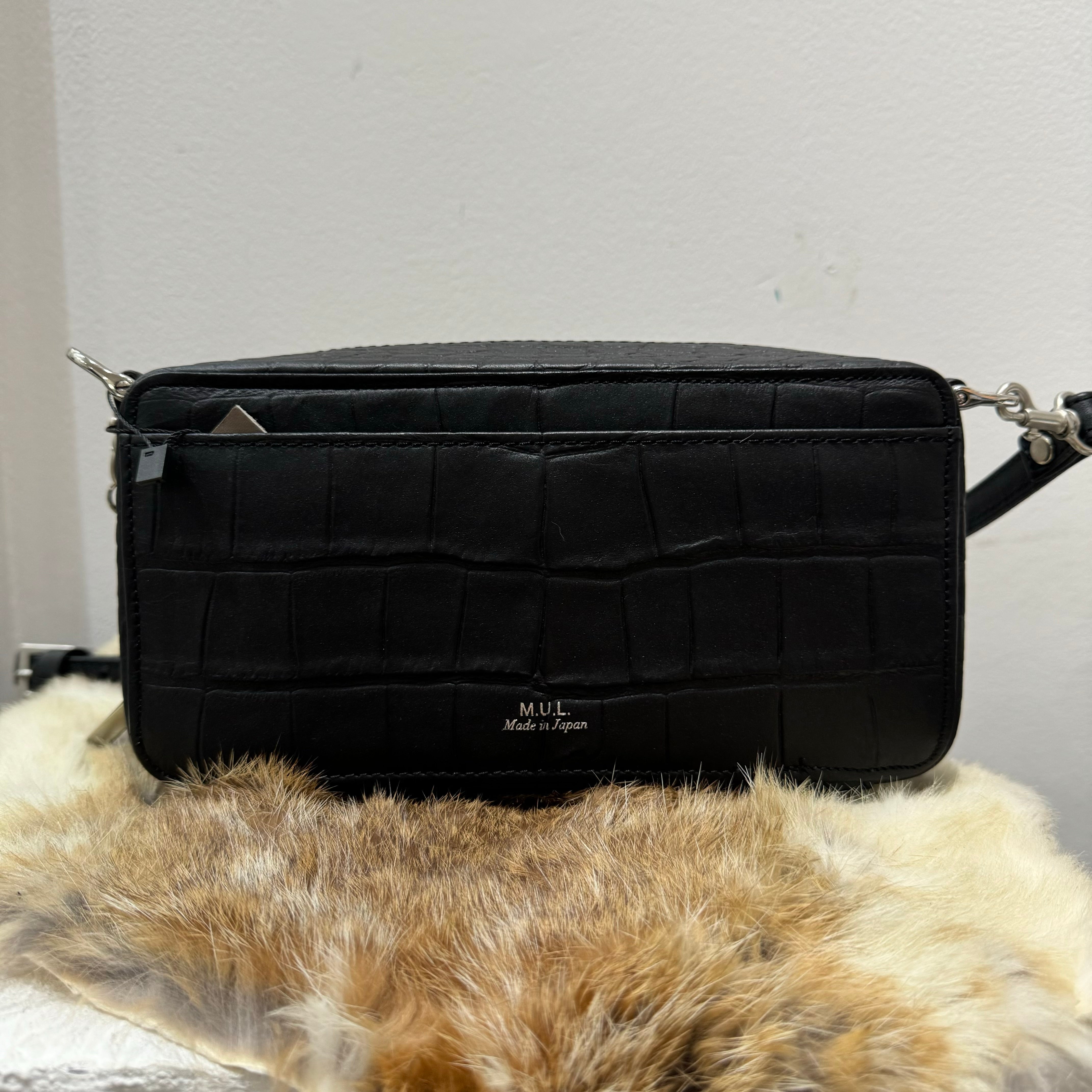 ⚠️予約【M.U.L.】ボックスウォレットショルダー  クロコダイル型押し　-ブラック -  　※R7. 6月末納品予定