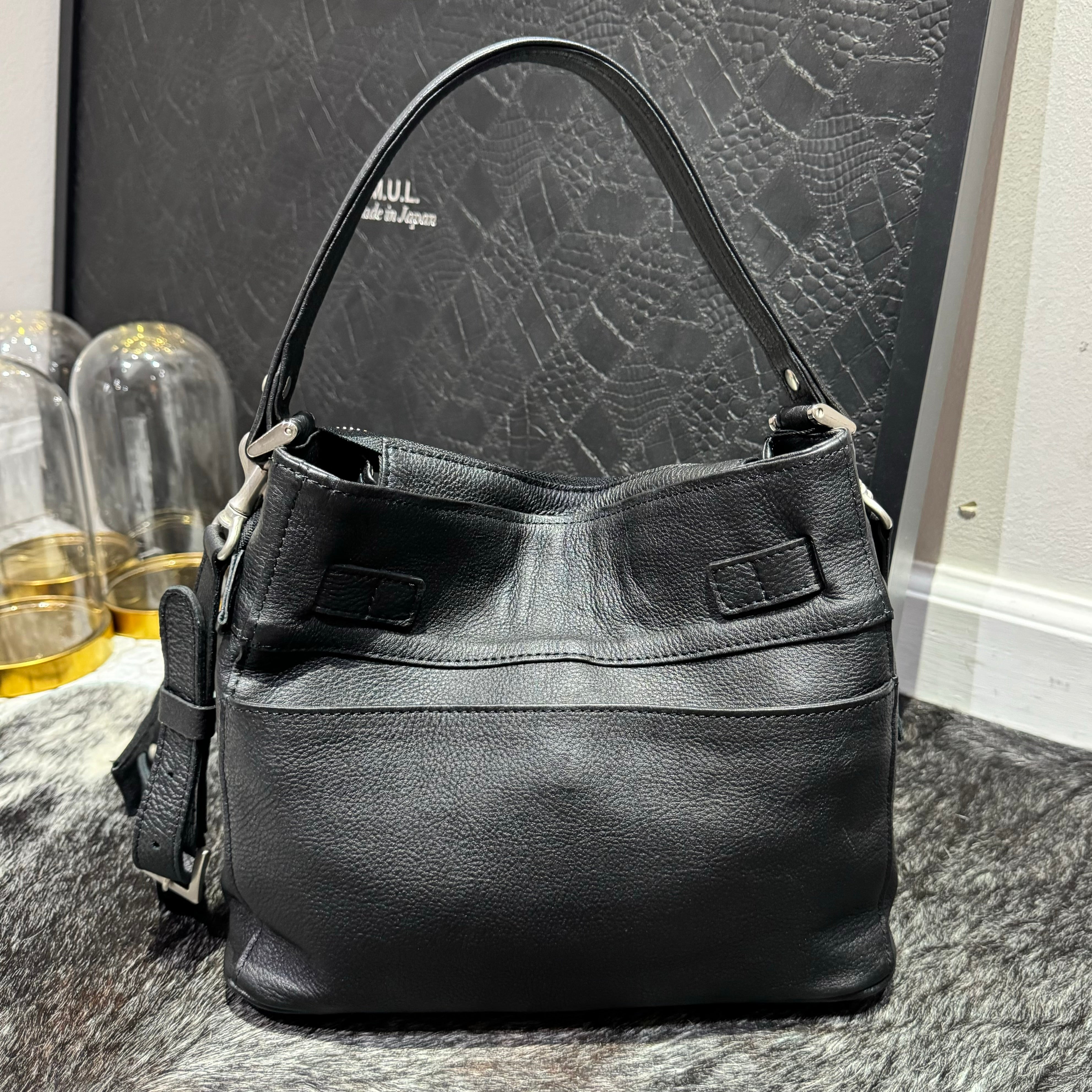 ⚠️予約【M.U.L.】ワンハンドル2wayショルダー　シボ型押し　マットシルバー金具　-ブラック-  ※キーストラップは別売りになります。　※R7. 6月末納品予定