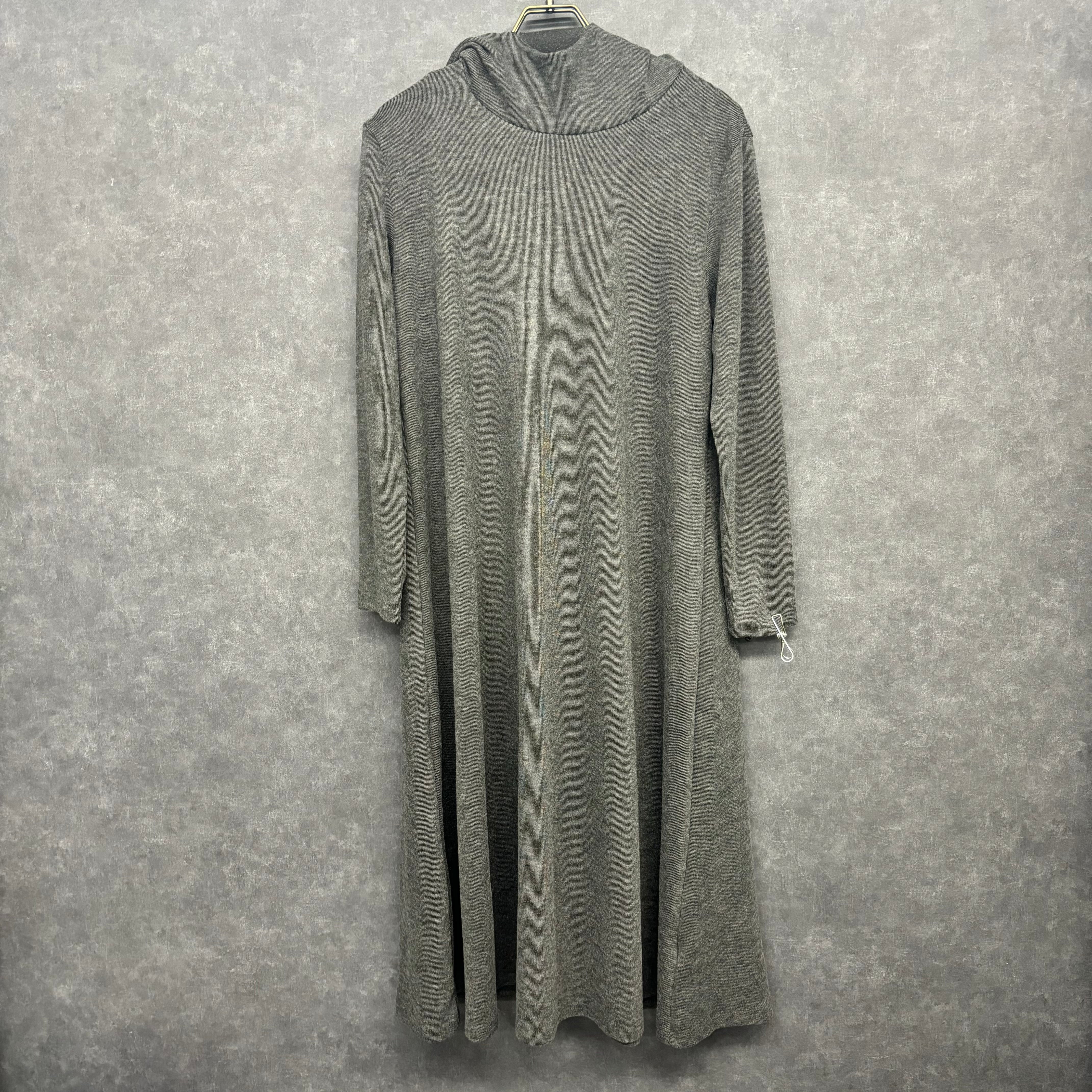 【予約】フード付きロングワンピース　グレー　※11月下旬～12月上旬頃より順次配送予定