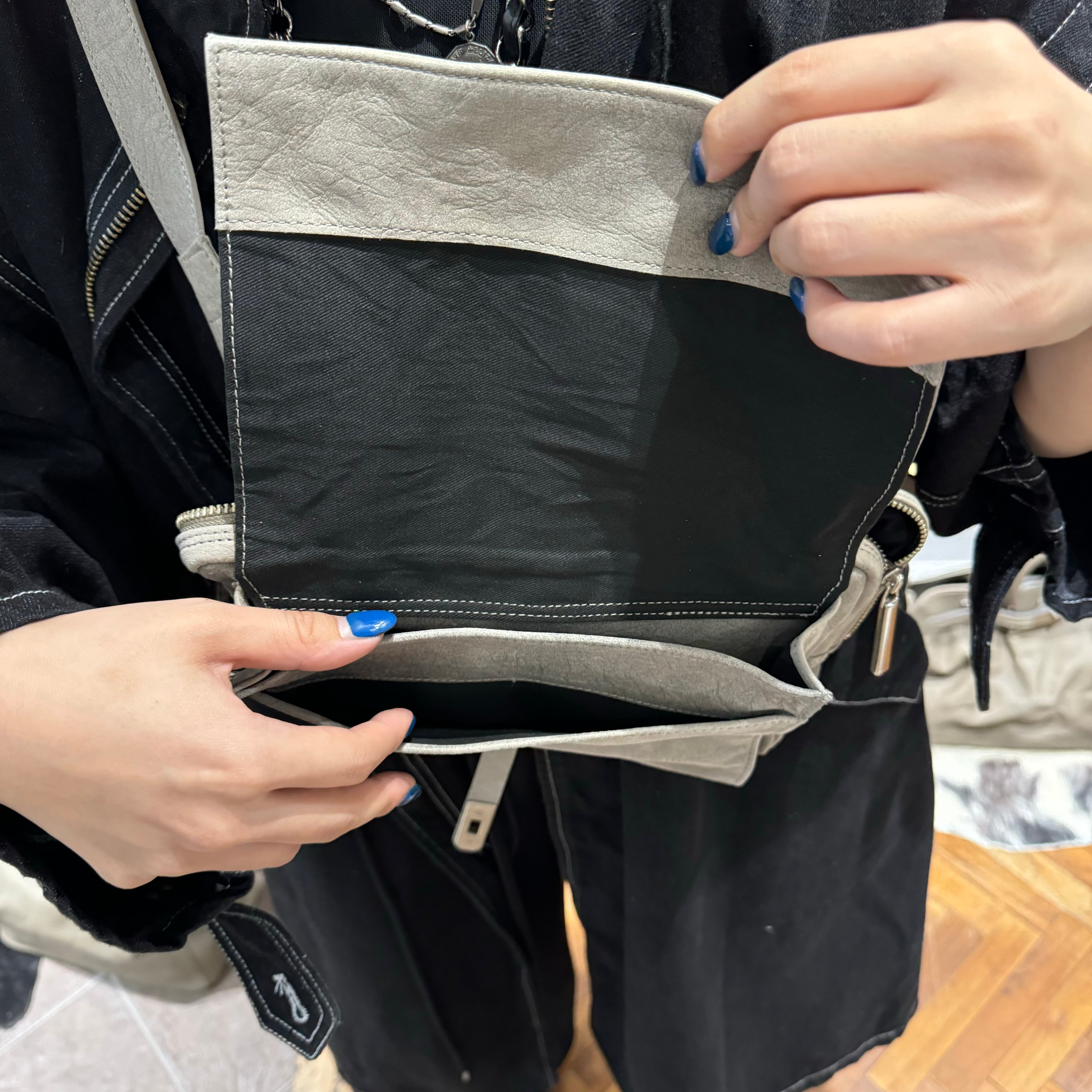 ⚠️予約【MUL013-502339】 ボディバック　-エンボスグレージュ-　※R7. 6月末納品予定