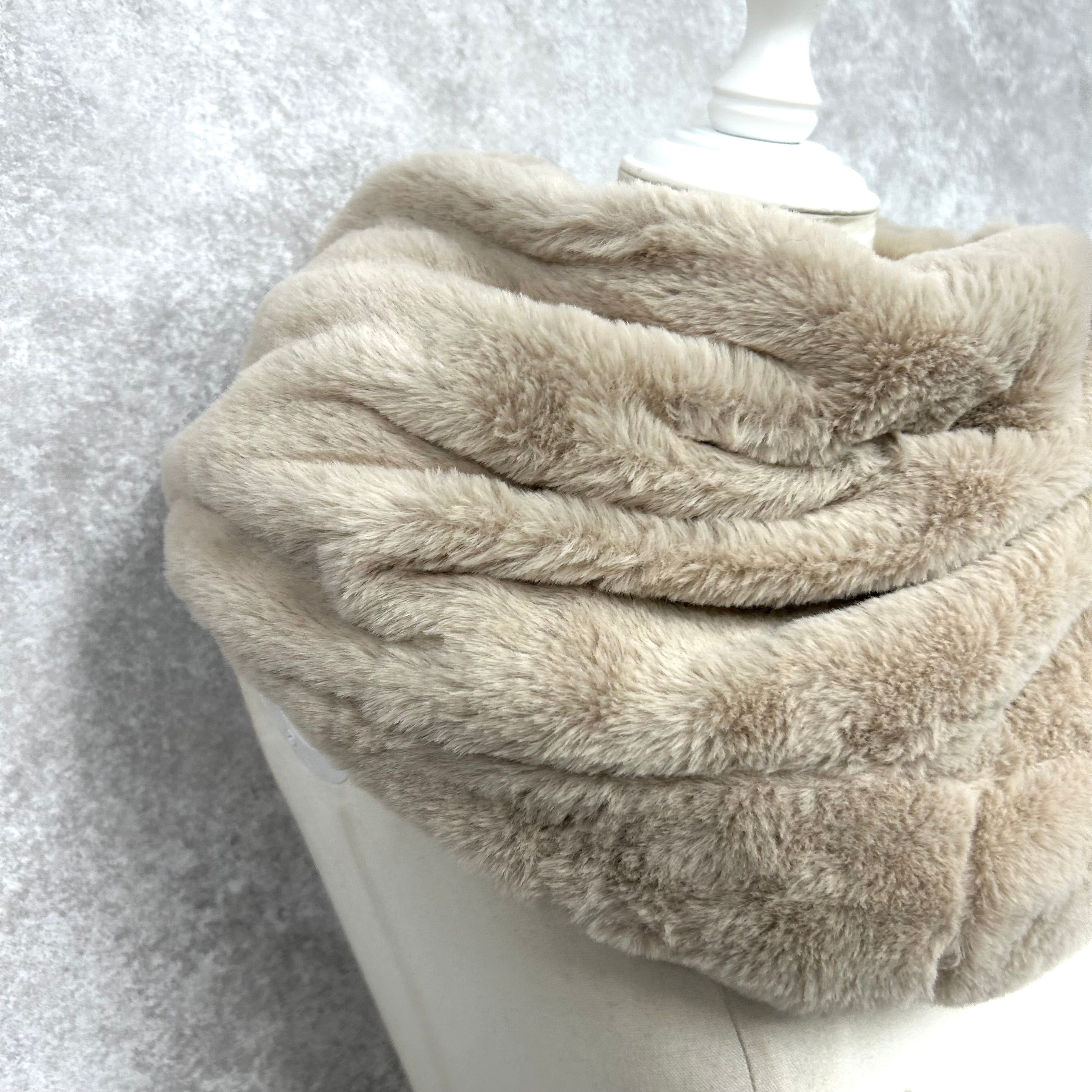 ふわふわスヌード　-ベージュ-  ※10/22〜28より順次配送予定