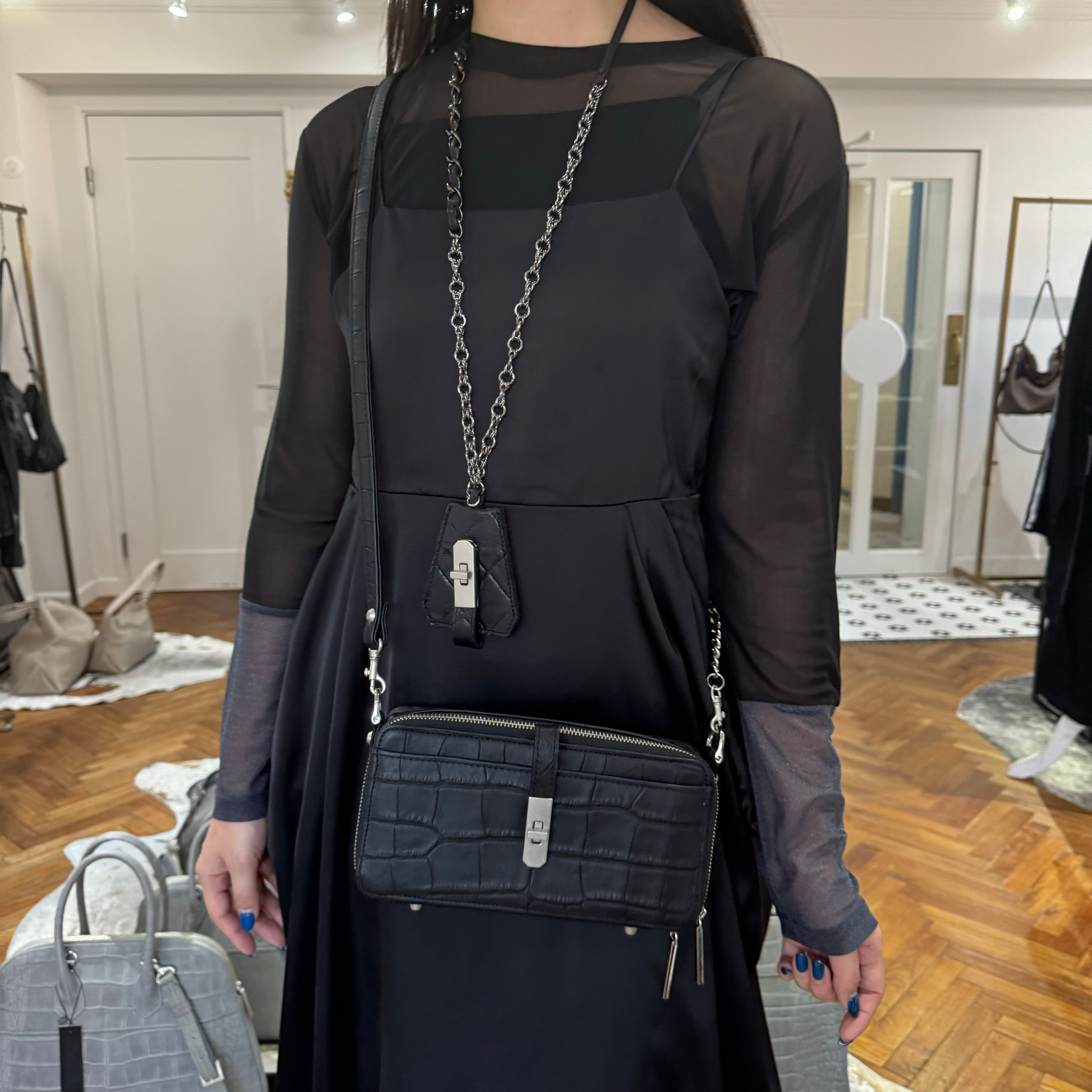 ⚠️予約【M.U.L.】ボックスウォレットショルダー  クロコダイル型押し　-ブラック -  　※R7. 6月末納品予定