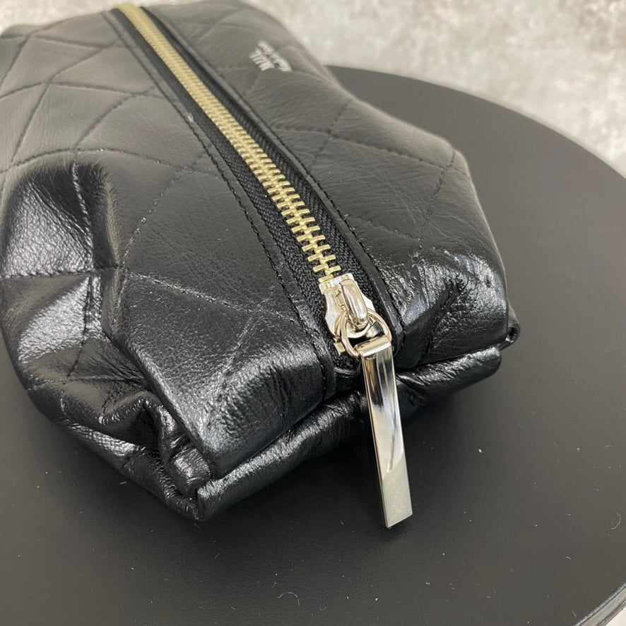 【MUL109】レザーポーチ ソフトレザーキルティング(ブラック) ラインなし　※2/10〜17より順次発送